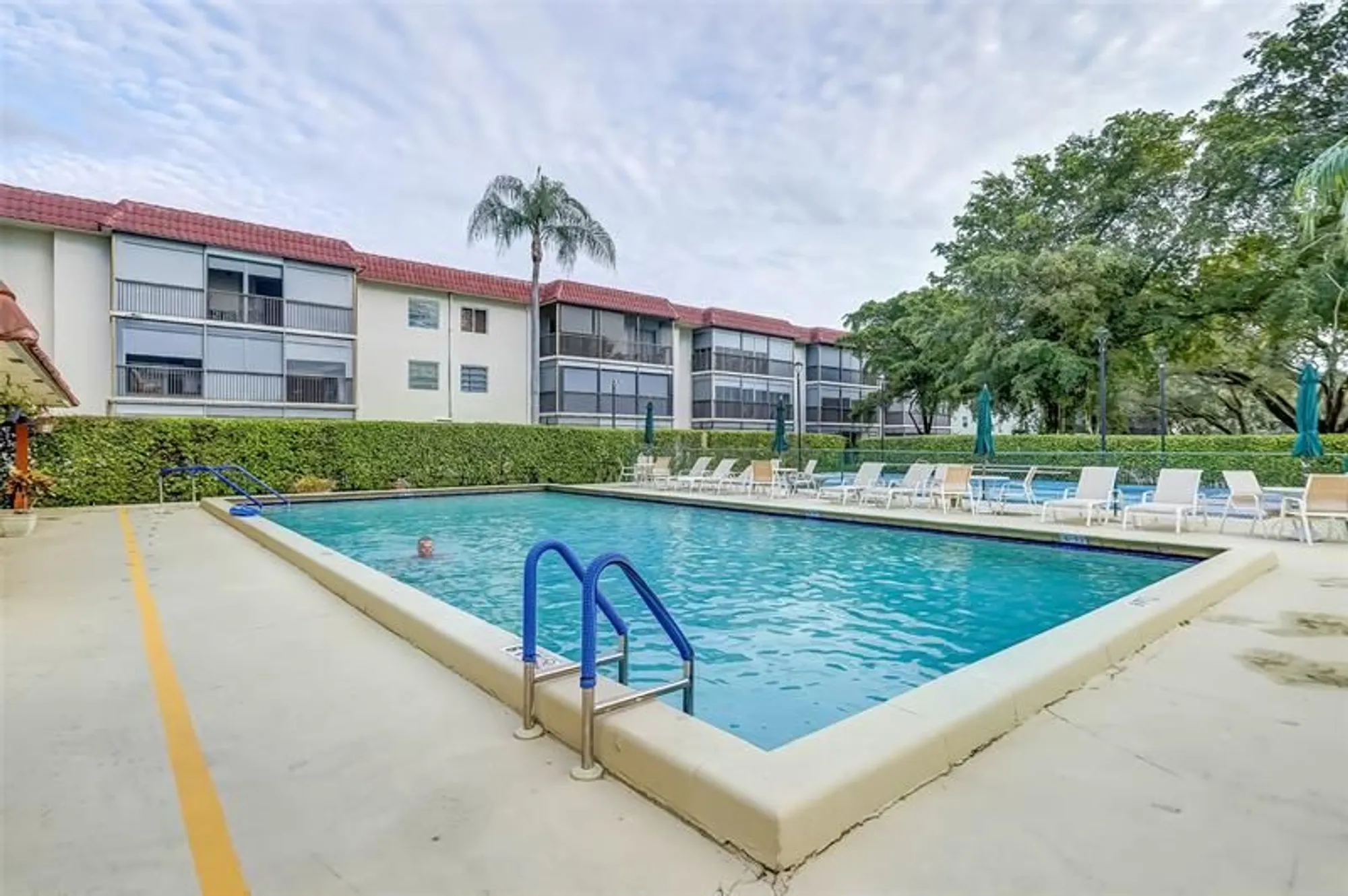 Property Slideshow image 12 of 17 | 700 s hollybrook dr apt 104, Pembroke Pines, FL, 33025