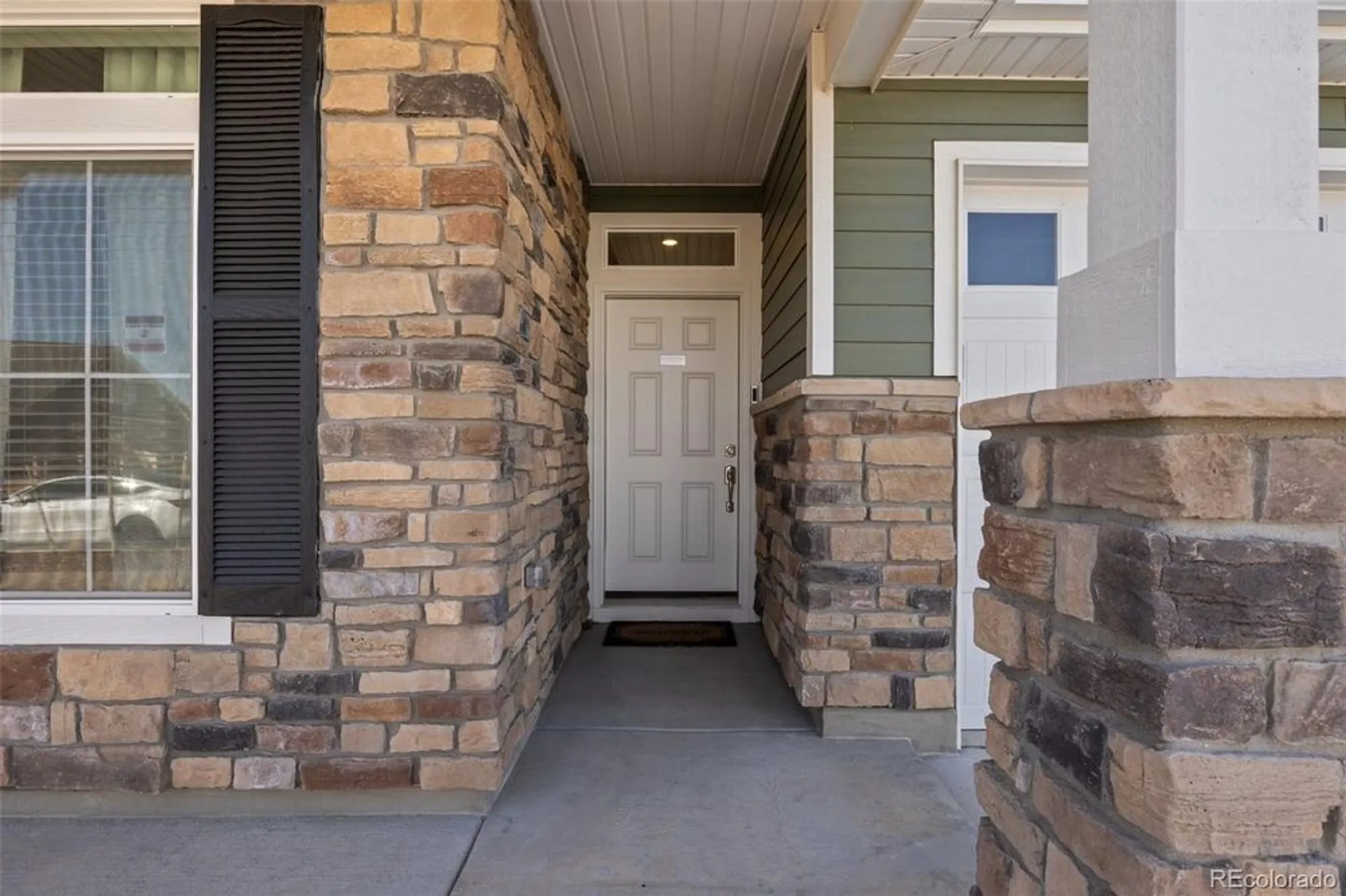 Property Slideshow image 4 of 44 | 5037 n quemoy st, Aurora, CO, 80019