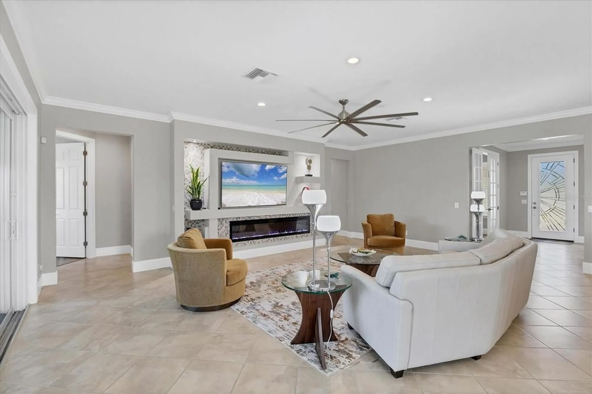 Property Slideshow image 10 of 66 | 6144 abaco dr, Sarasota, FL, 34238