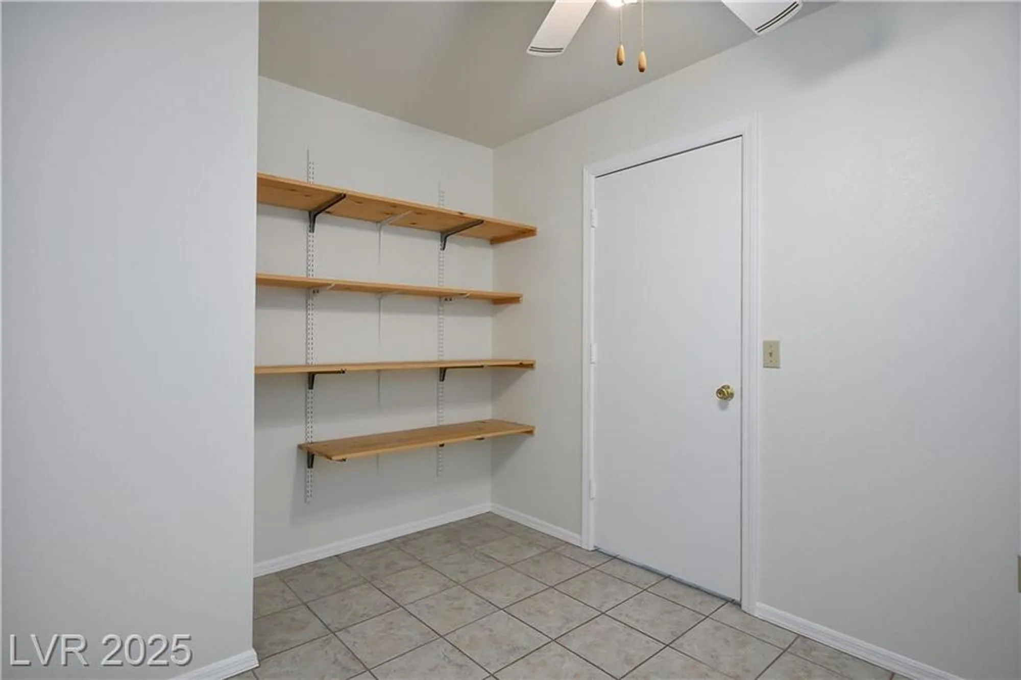 Property Slideshow image 10 of 27 | 2413 totem pole ct, Las Vegas, NV, 89134