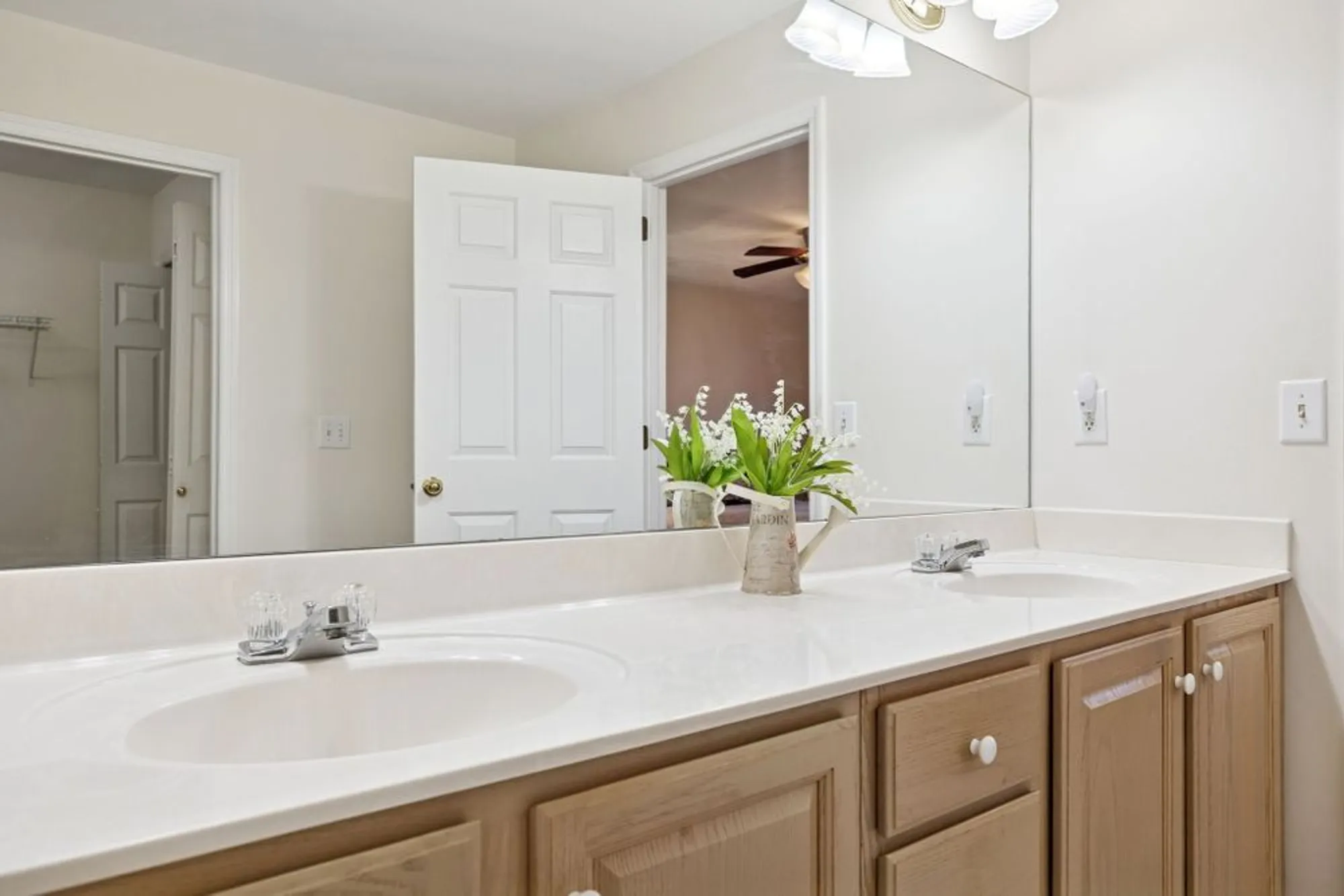 Property Slideshow image 22 of 49 | 117 newsom grn, Nashville, TN, 37221