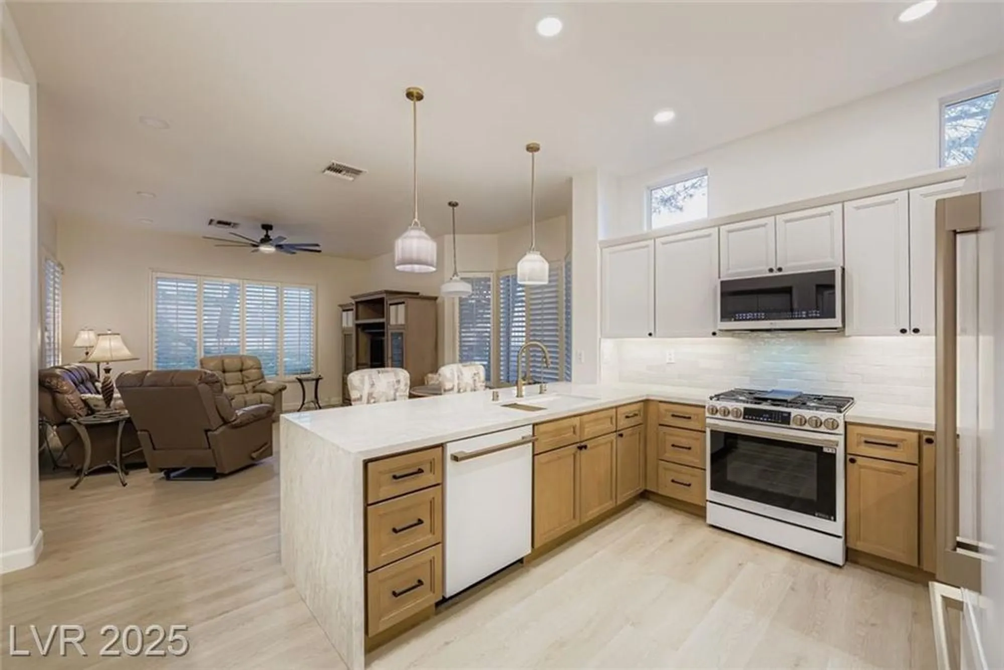 Property Slideshow image 9 of 23 | 2409 sierra sage st, Las Vegas, NV, 89134