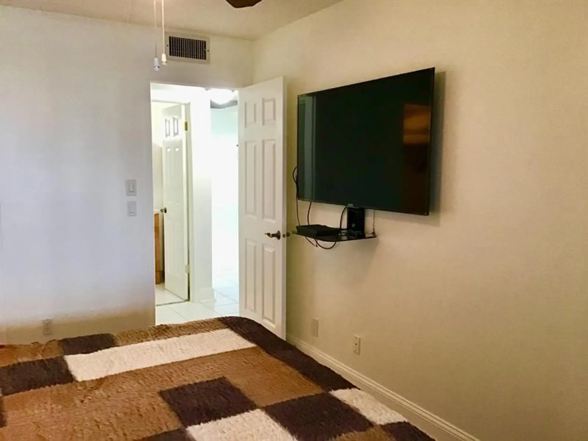 Property Slideshow image 19 of 37 | 2038 exeter c # 2038, Boca Raton, FL, 33434