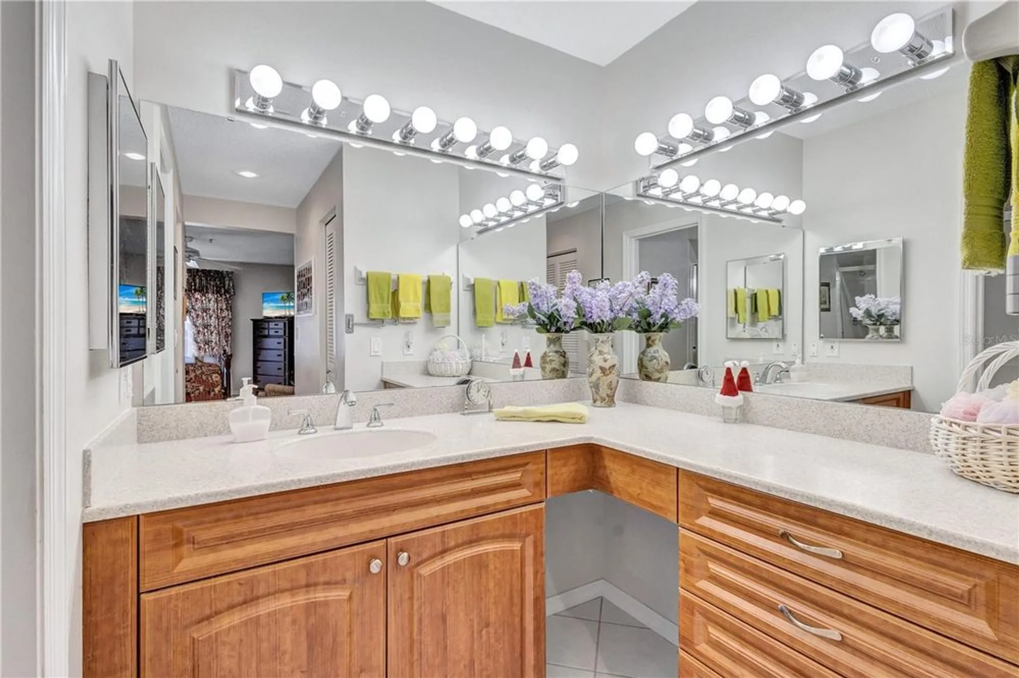 Property Slideshow image 14 of 76 | 6713 stone river rd 205, Bradenton, FL, 34203