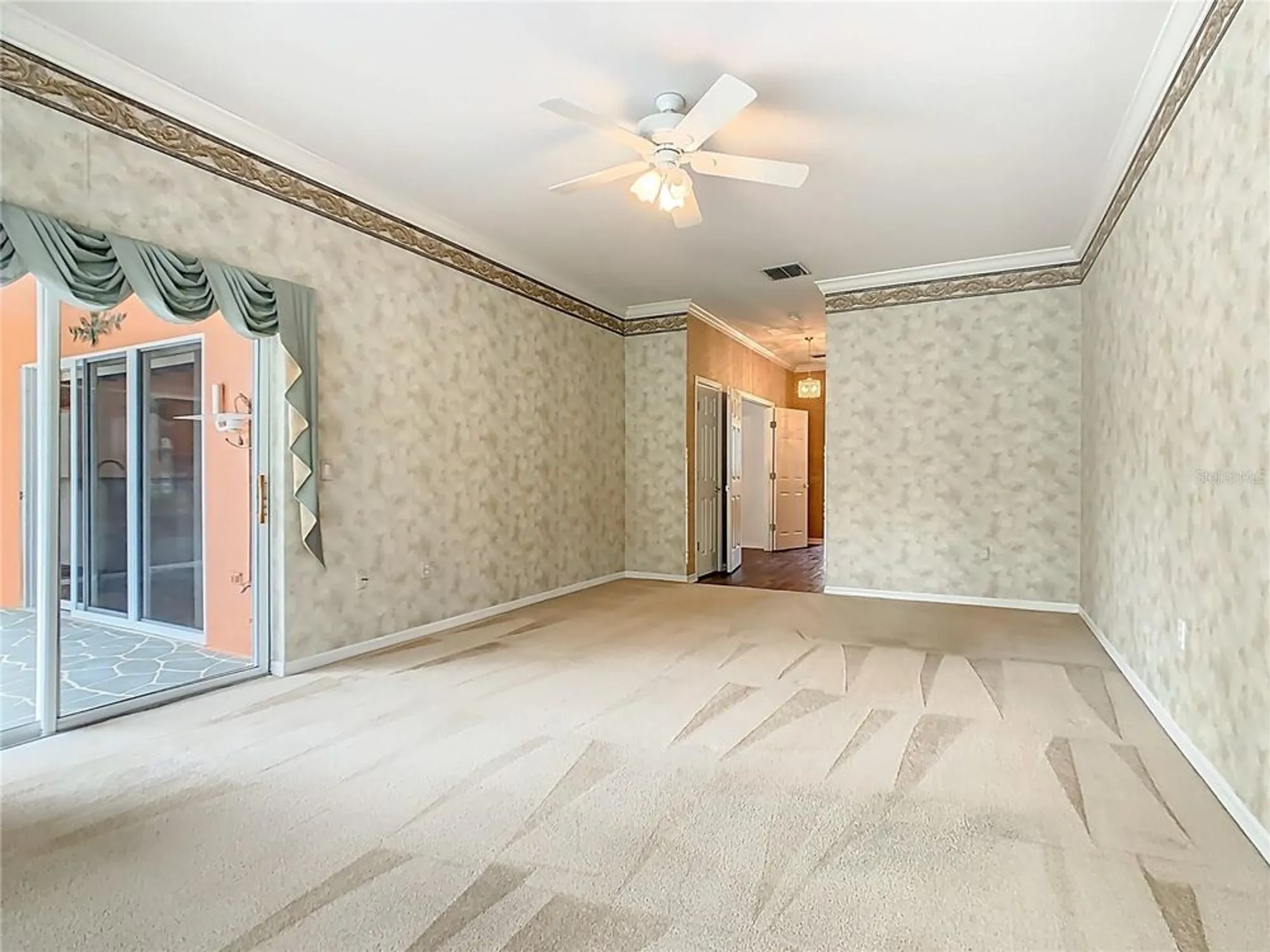 Property Slideshow image 25 of 50 | 525 shorehaven dr, Poinciana, FL, 34759