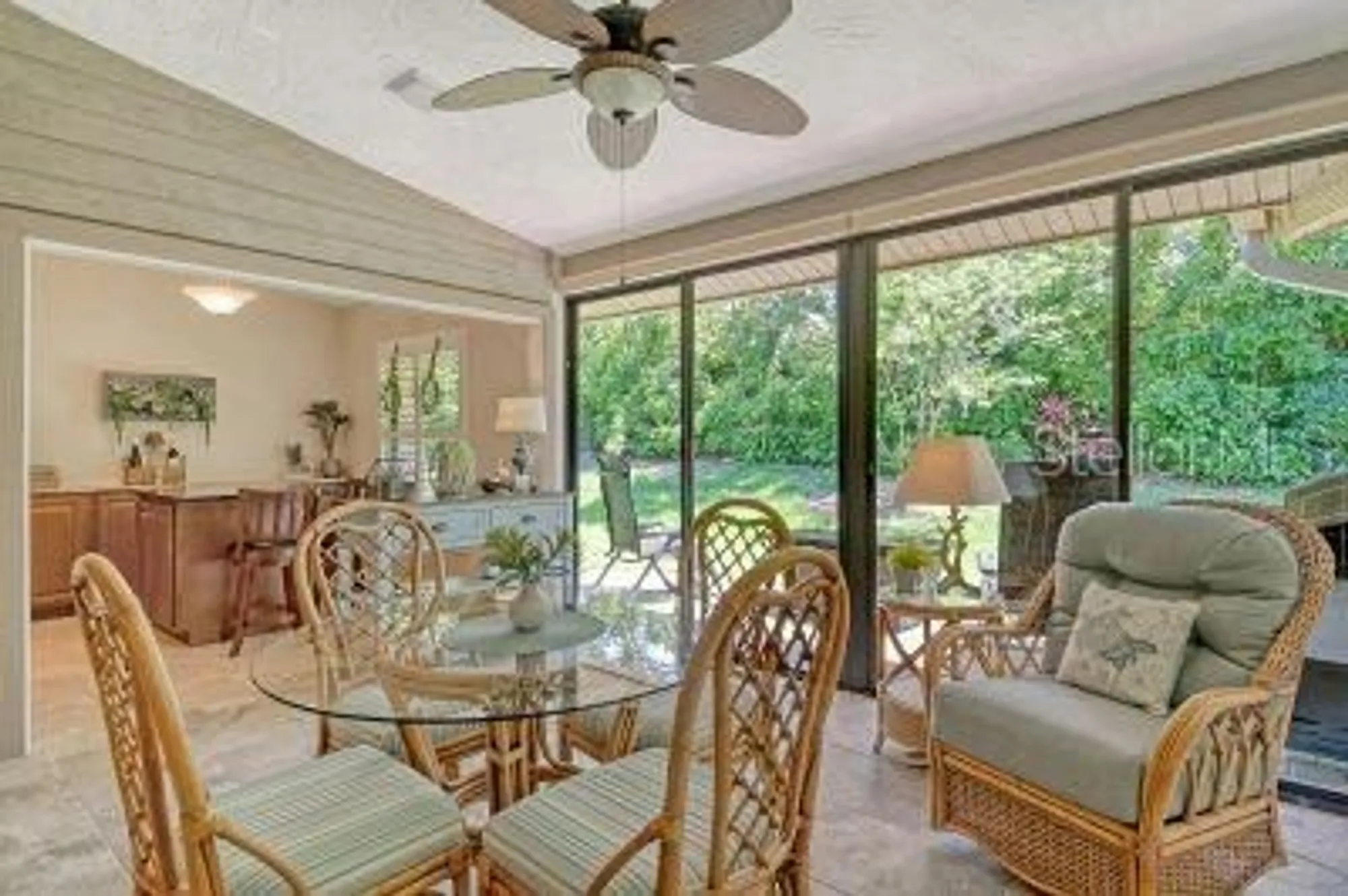 Property Slideshow image 10 of 28 | 3954 wilshire cir e # 165, Sarasota, FL, 34238
