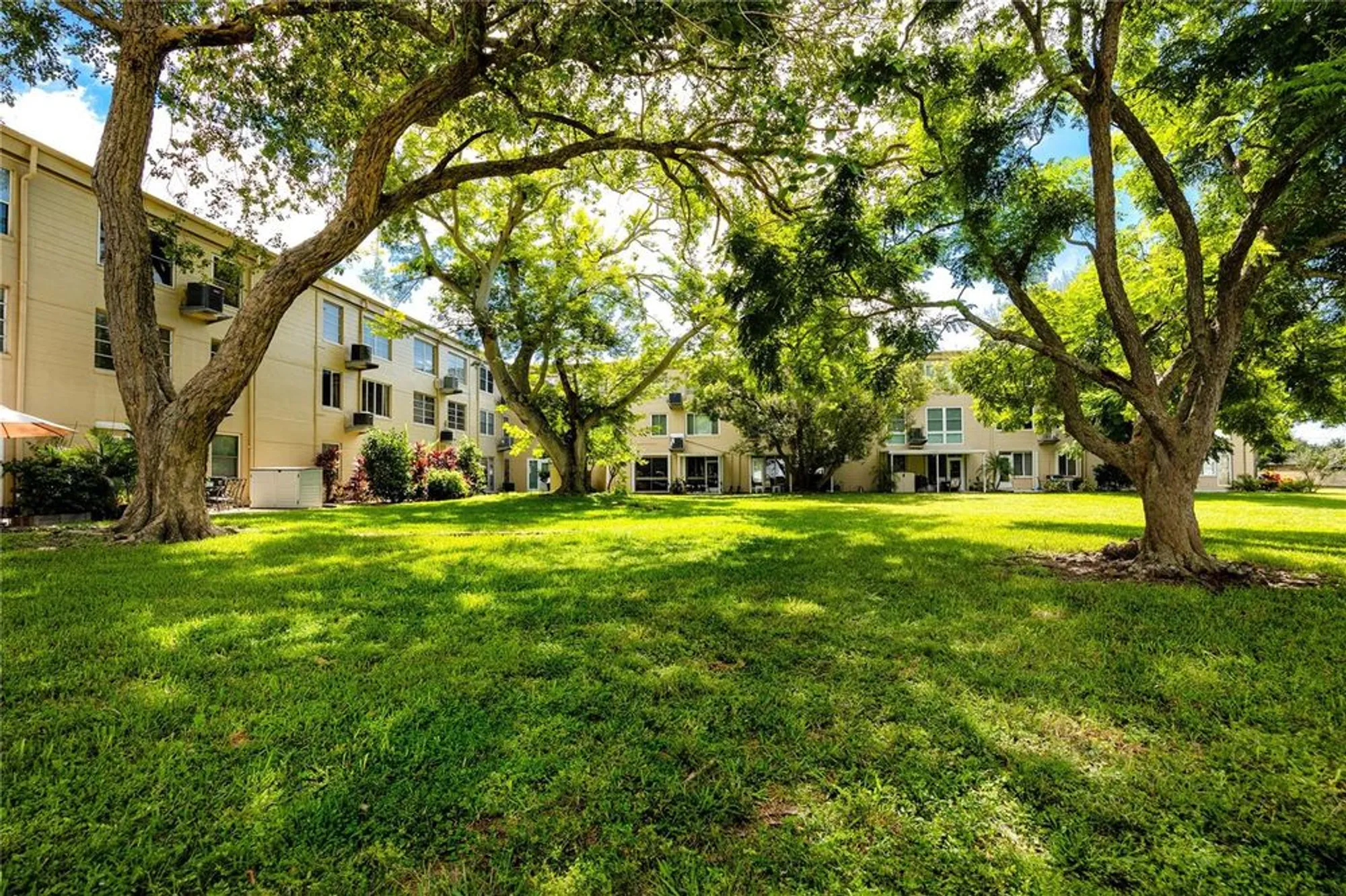 Property Slideshow image 27 of 42 | 2463 brazilia dr apt 39, Clearwater, FL, 33763