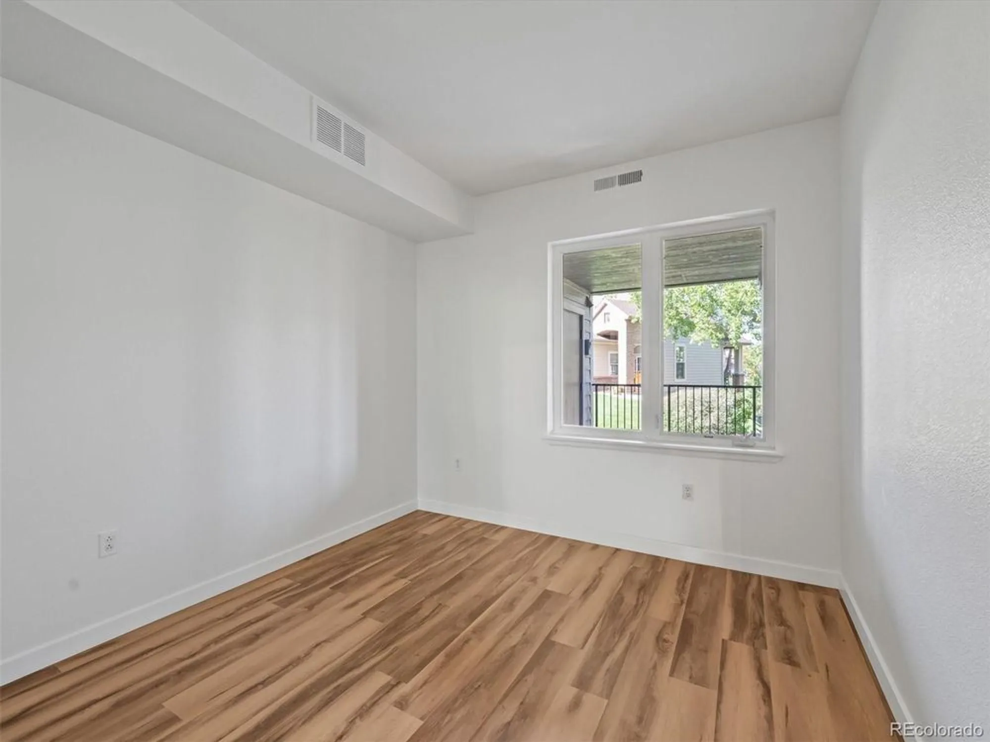 Property Slideshow image 13 of 40 | 2894 w riverwalk cir b108, Littleton, CO, 80123