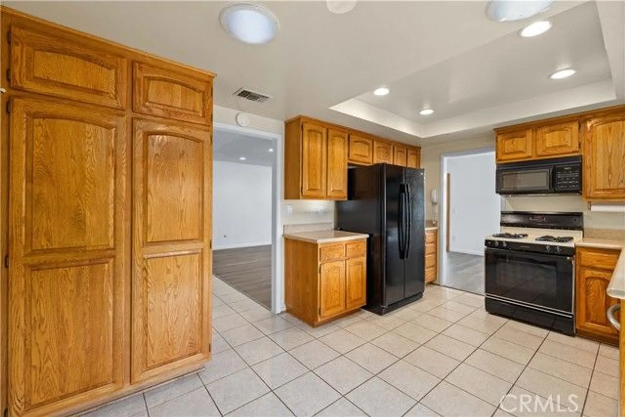 Property Slideshow image 10 of 34 | 26562 cardwick ct, Newhall, CA, 91321