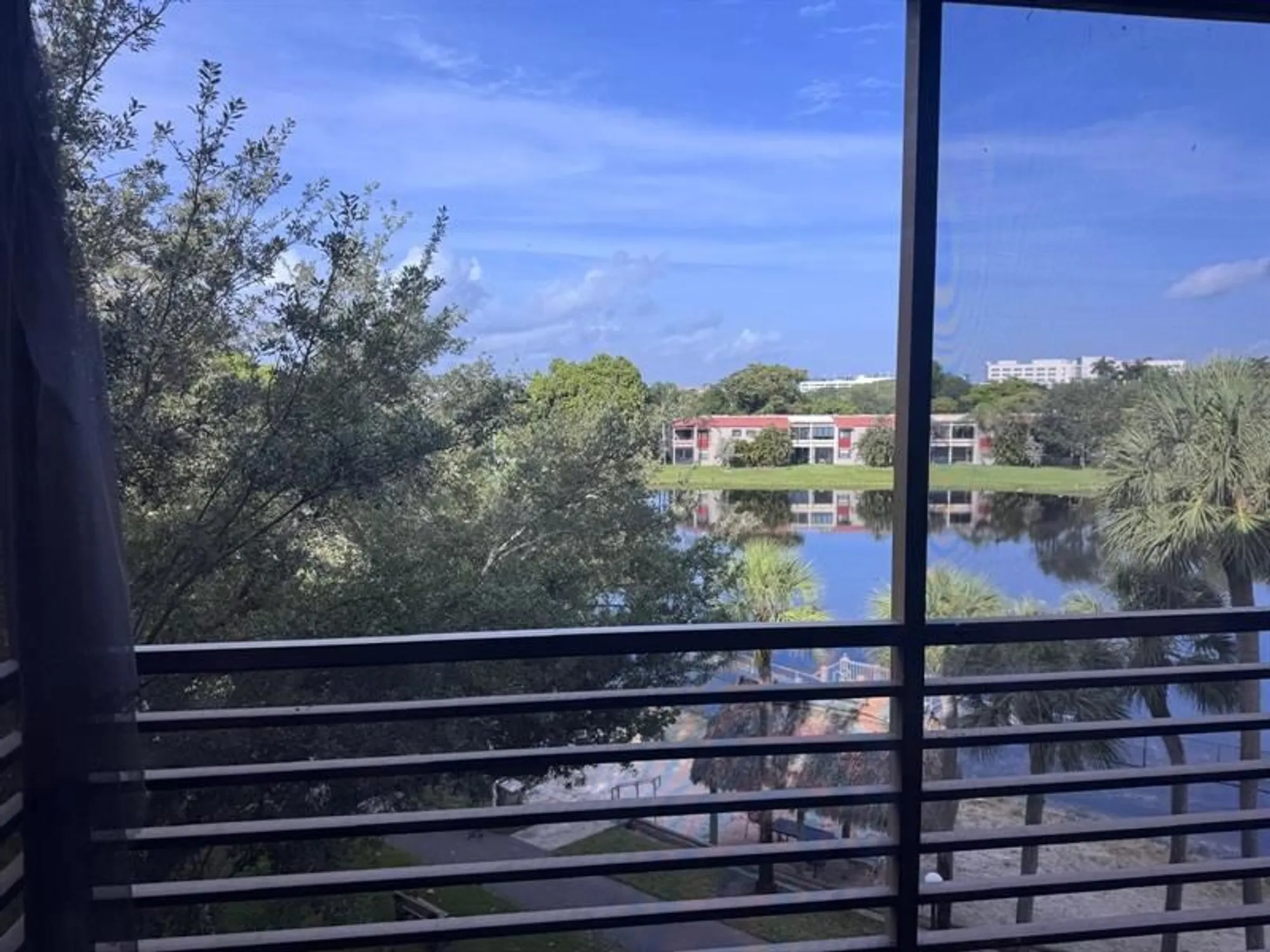 Property Slideshow image 29 of 60 | 900 colony point cir 407, Pembroke Pines, FL, 33026