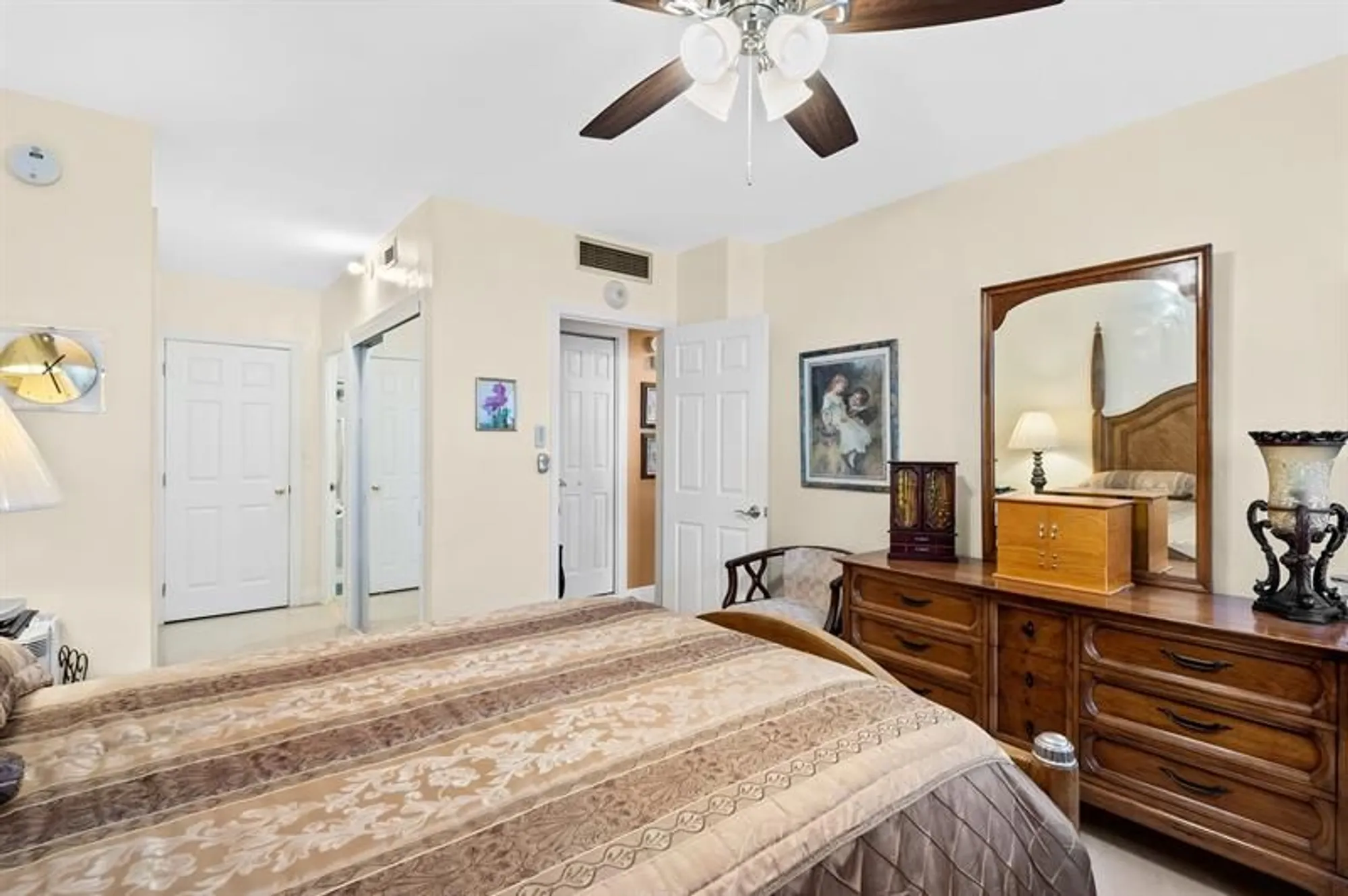 Property Slideshow image 12 of 61 | 3300 ne 36th st 302, Fort Lauderdale, FL, 33308