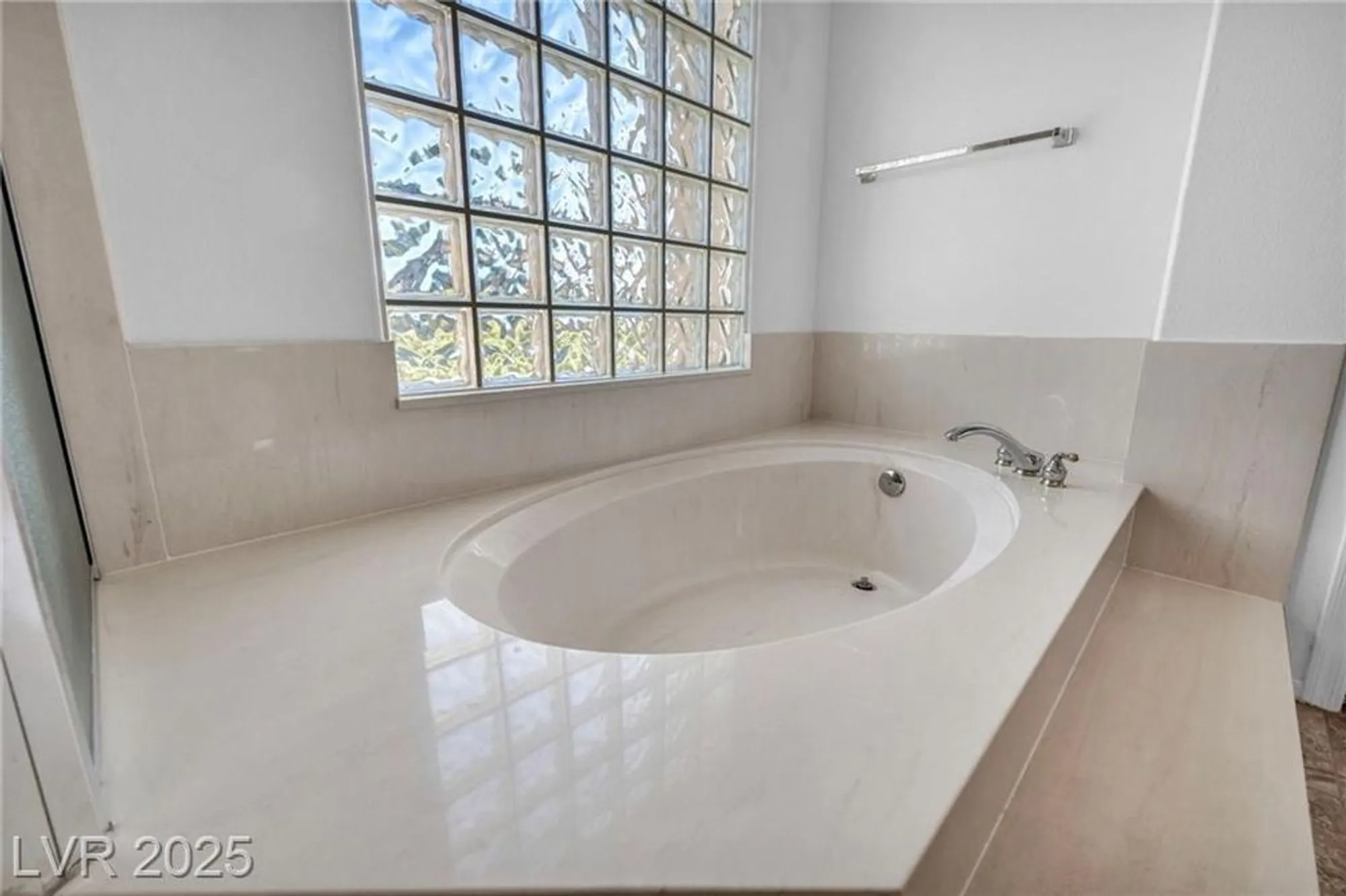 Property Slideshow image 44 of 71 | 2567 evening sky dr, Henderson, NV, 89052
