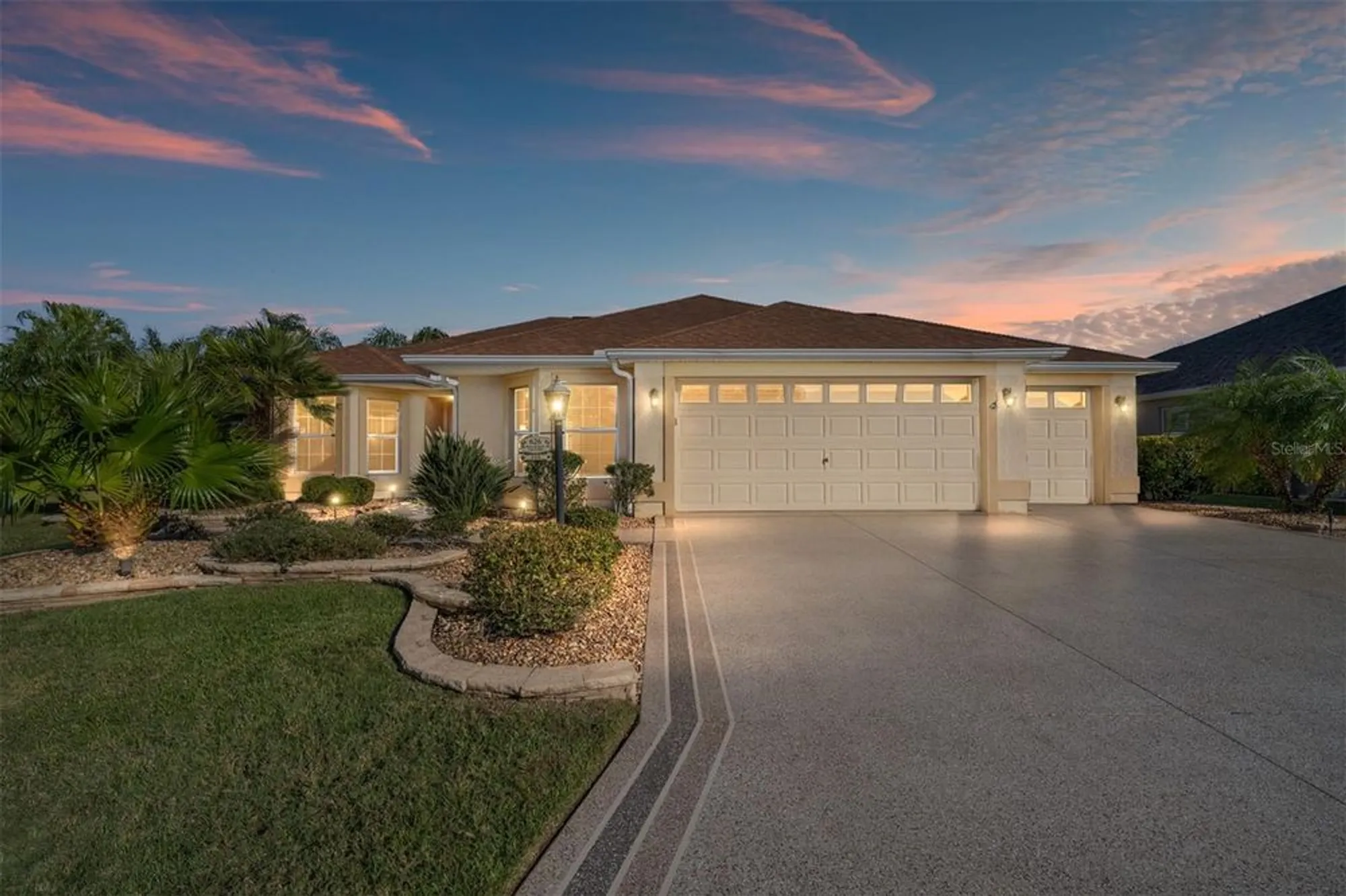 Property Slideshow image 1 of 62 | 626 arcola ct, The Villages, FL, 32162