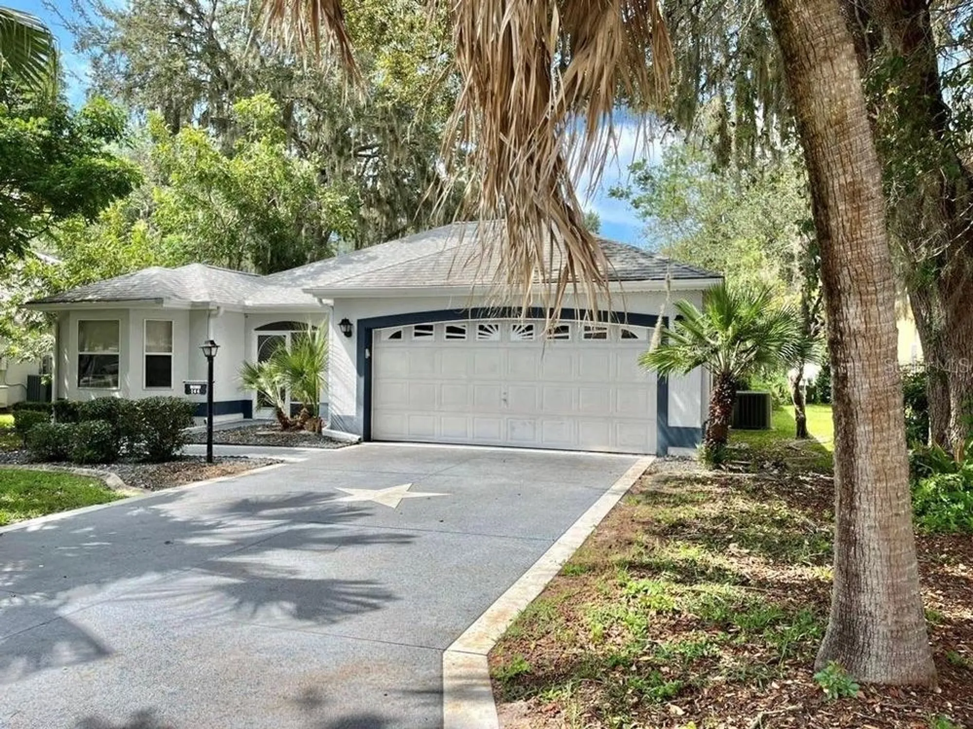 Property Slideshow image 4 of 43 | 144 costa mesa dr, Lady Lake, FL, 32159