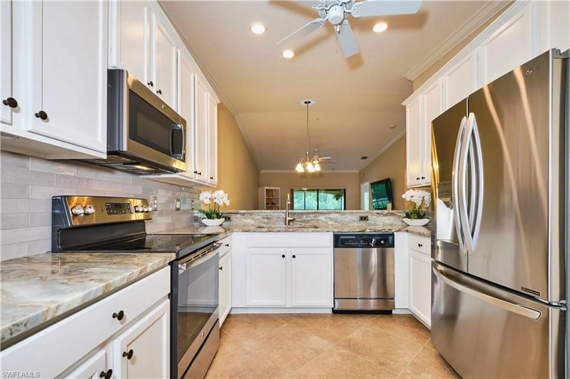 Property Slideshow image 11 of 50 | 28051 bridgetown ct unit 5725, Bonita Springs, FL, 34135