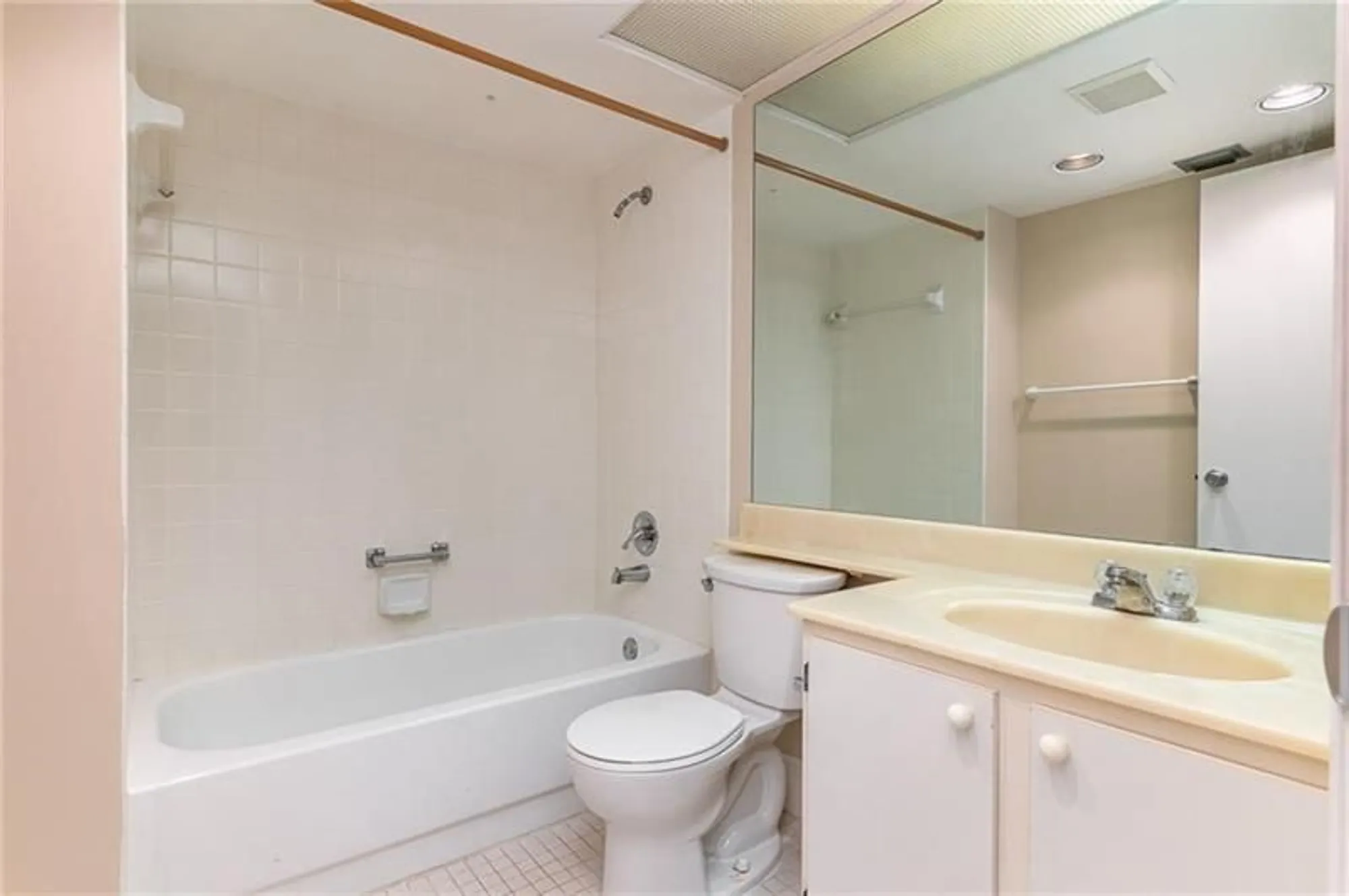 Property Slideshow image 13 of 25 | 1601 abaco dr d1, Coconut Creek, FL, 33066