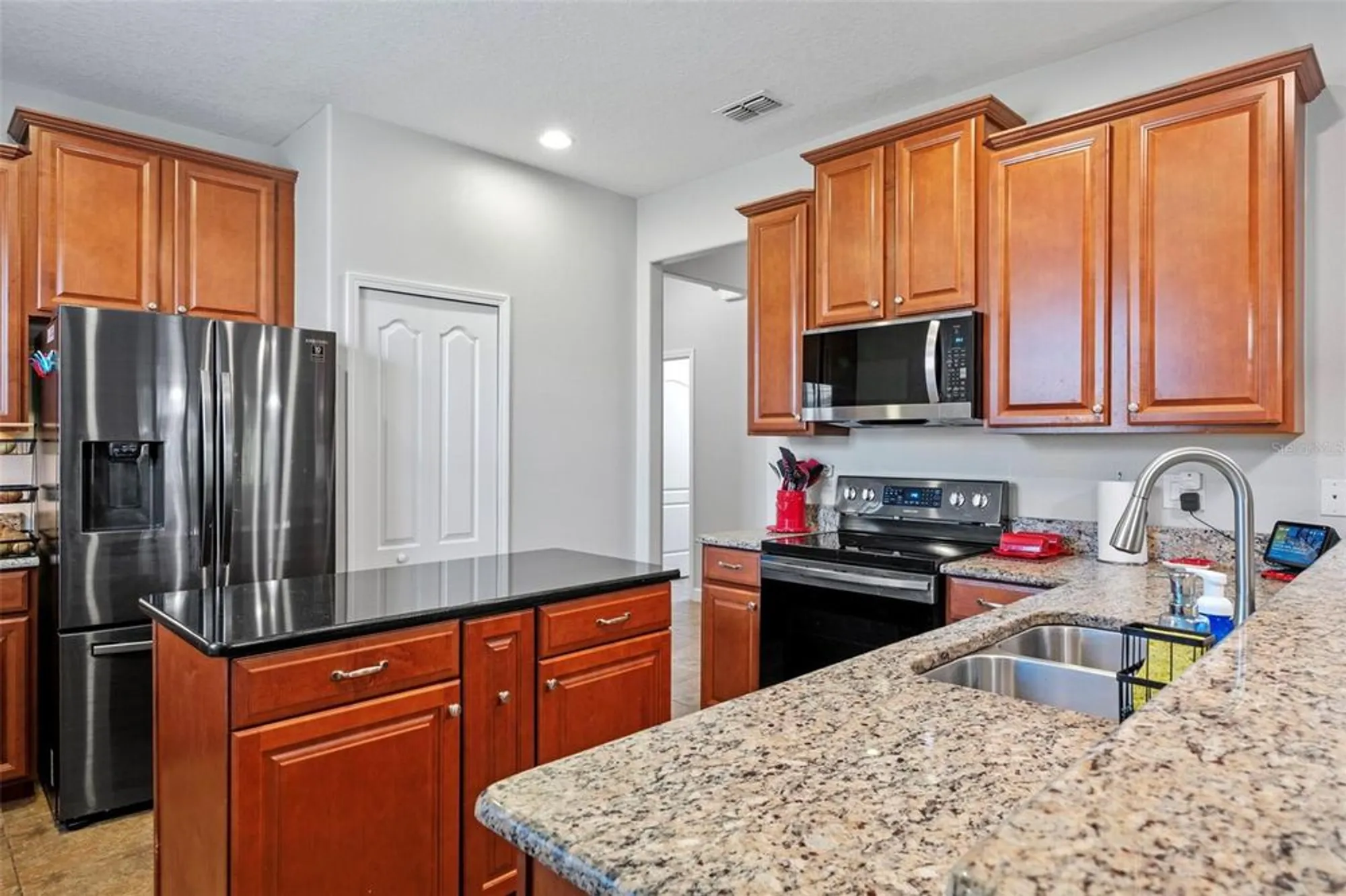 Property Slideshow image 12 of 42 | 4016 serena ln, Clermont, FL, 34711