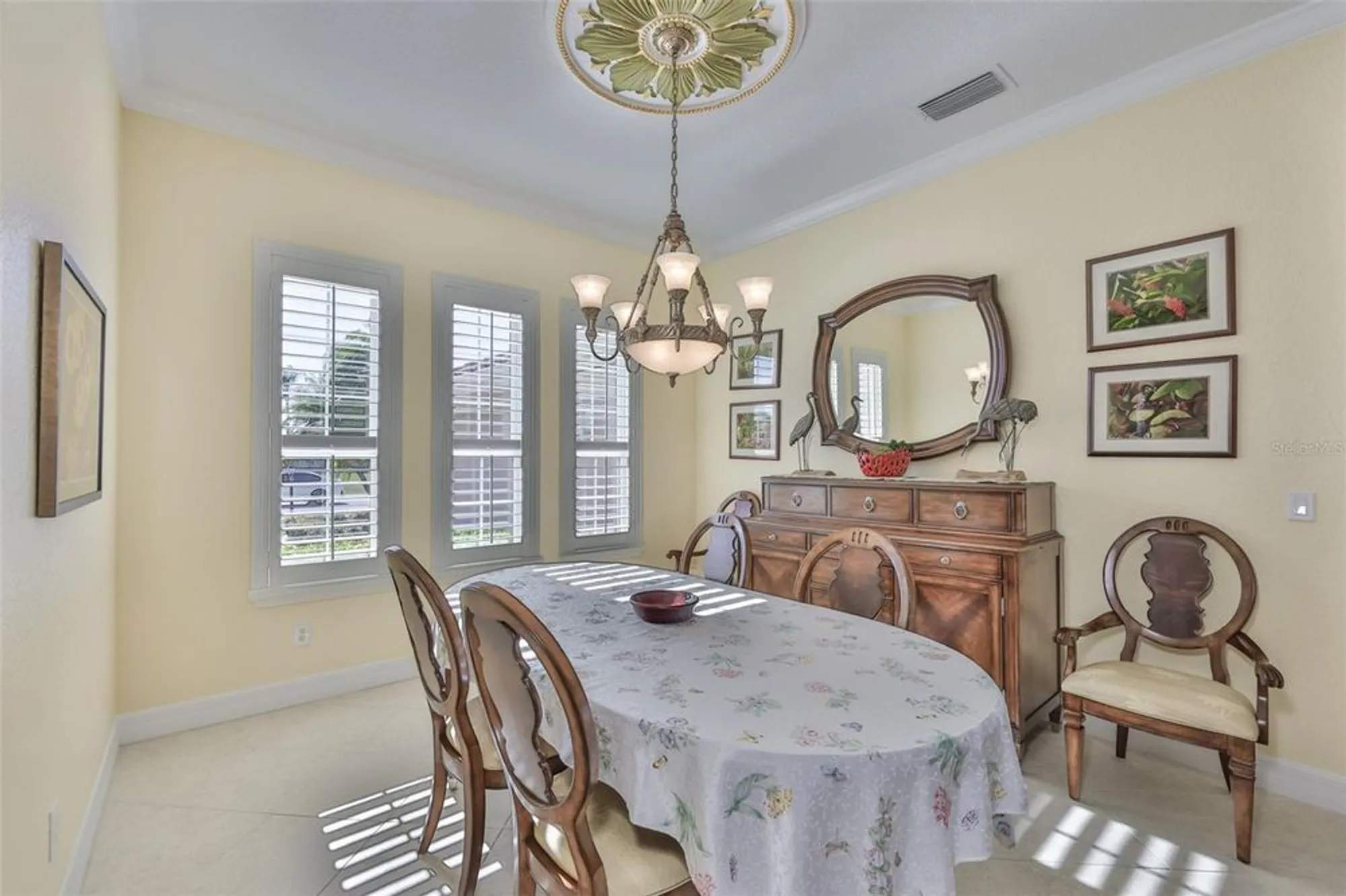 Property Slideshow image 8 of 48 | 327 noble faire dr, Sun City Center, FL, 33573