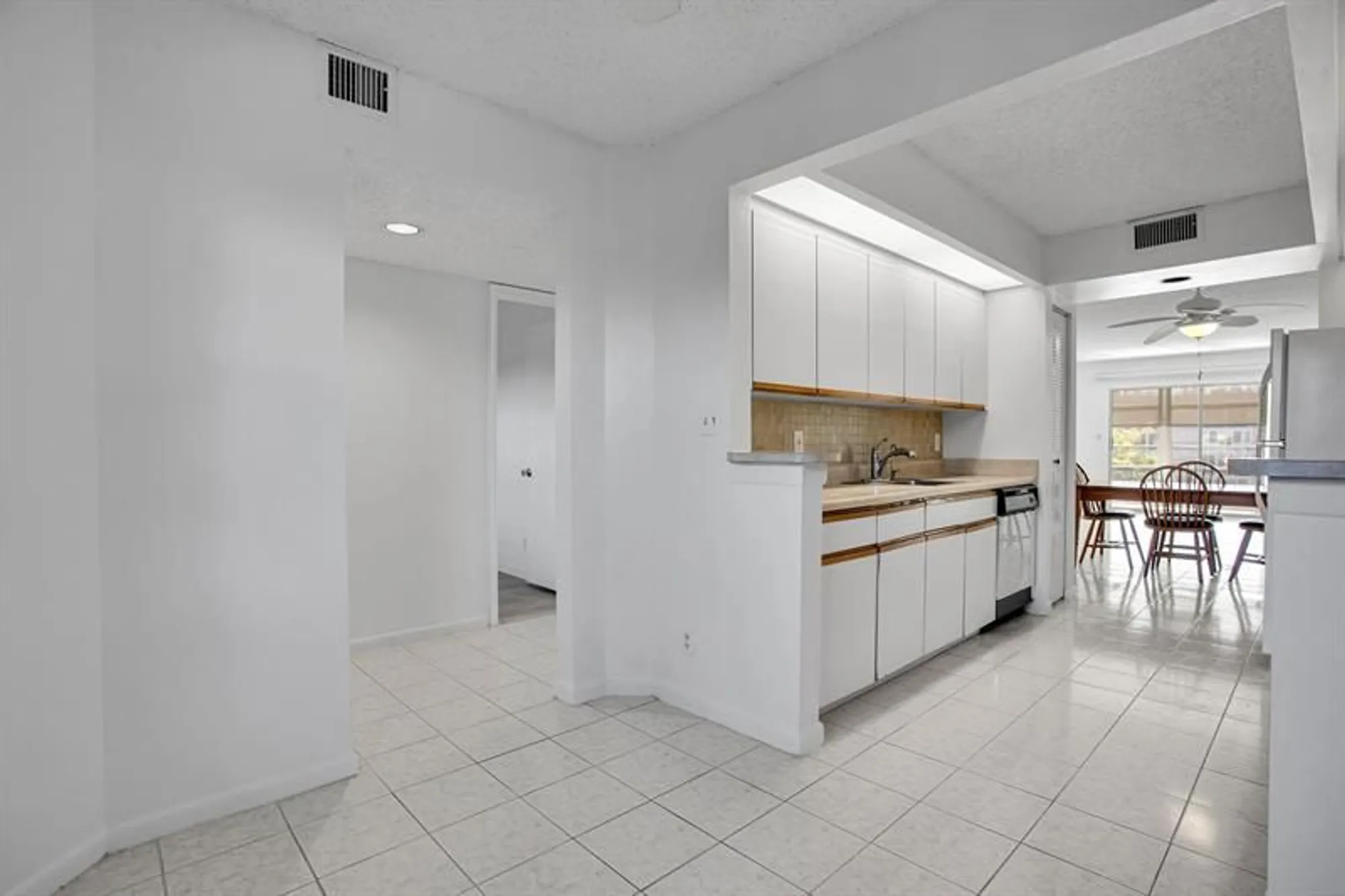 Property Slideshow image 6 of 35 | 1801 eleuthera pt g3, Coconut Creek, FL, 33066