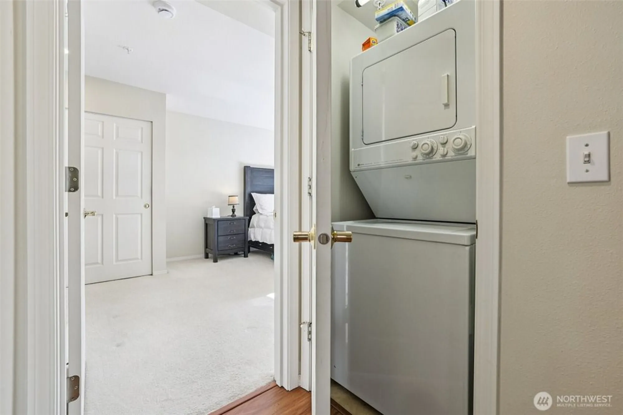 Property Slideshow image 25 of 32 | 4109 224th ln 207, Issaquah, WA, 98029