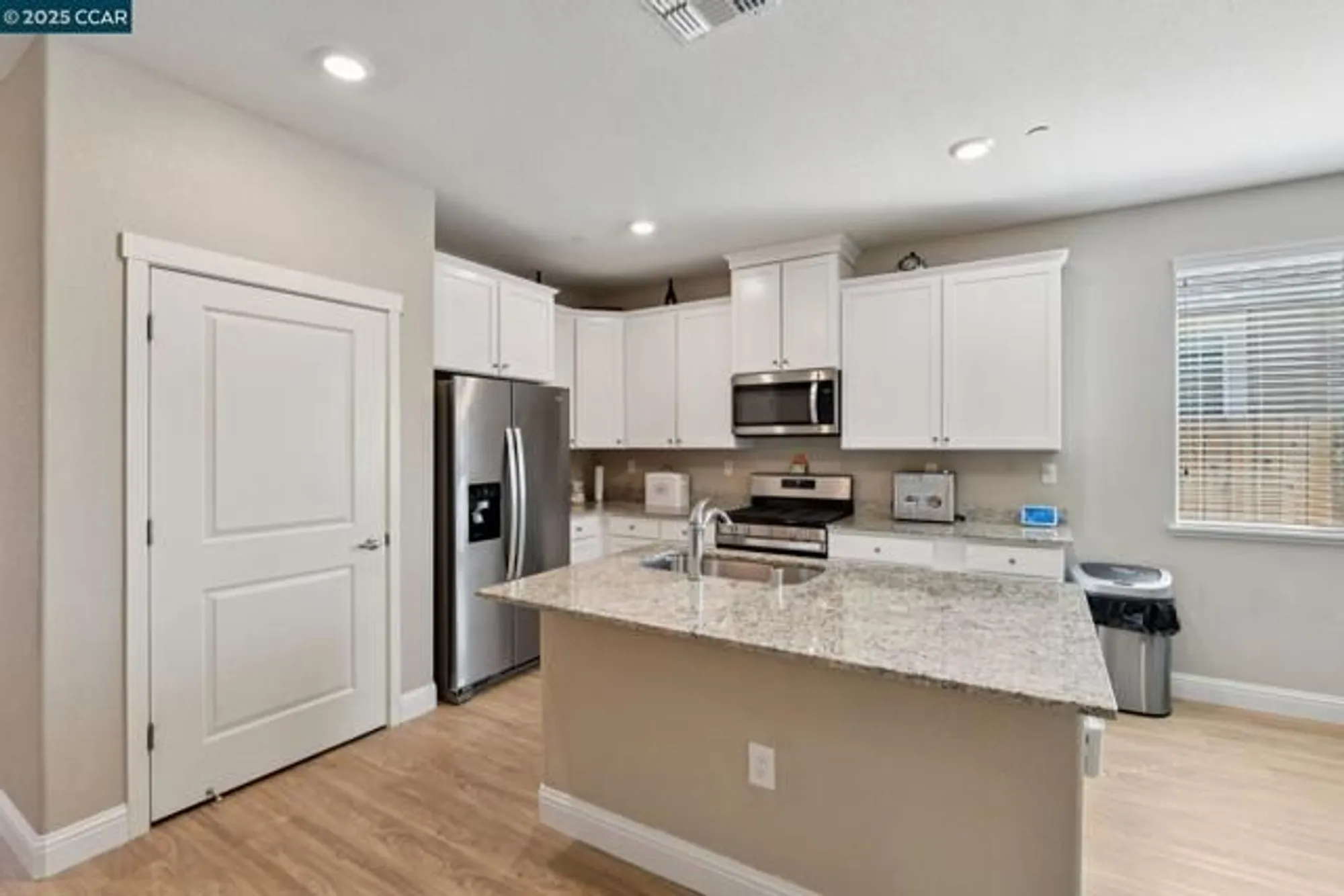 Property Slideshow image 12 of 51 | 2071 lavender pl, Rio Vista, CA, 94571