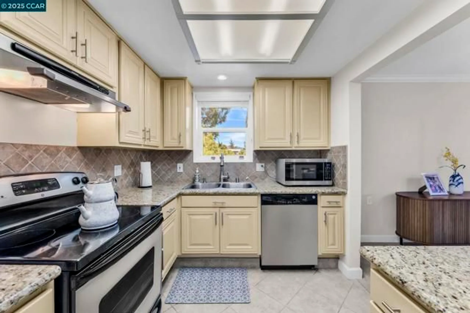 Property Slideshow image 15 of 46 | 1935 golden rain rd 1, Walnut Creek, CA, 94595