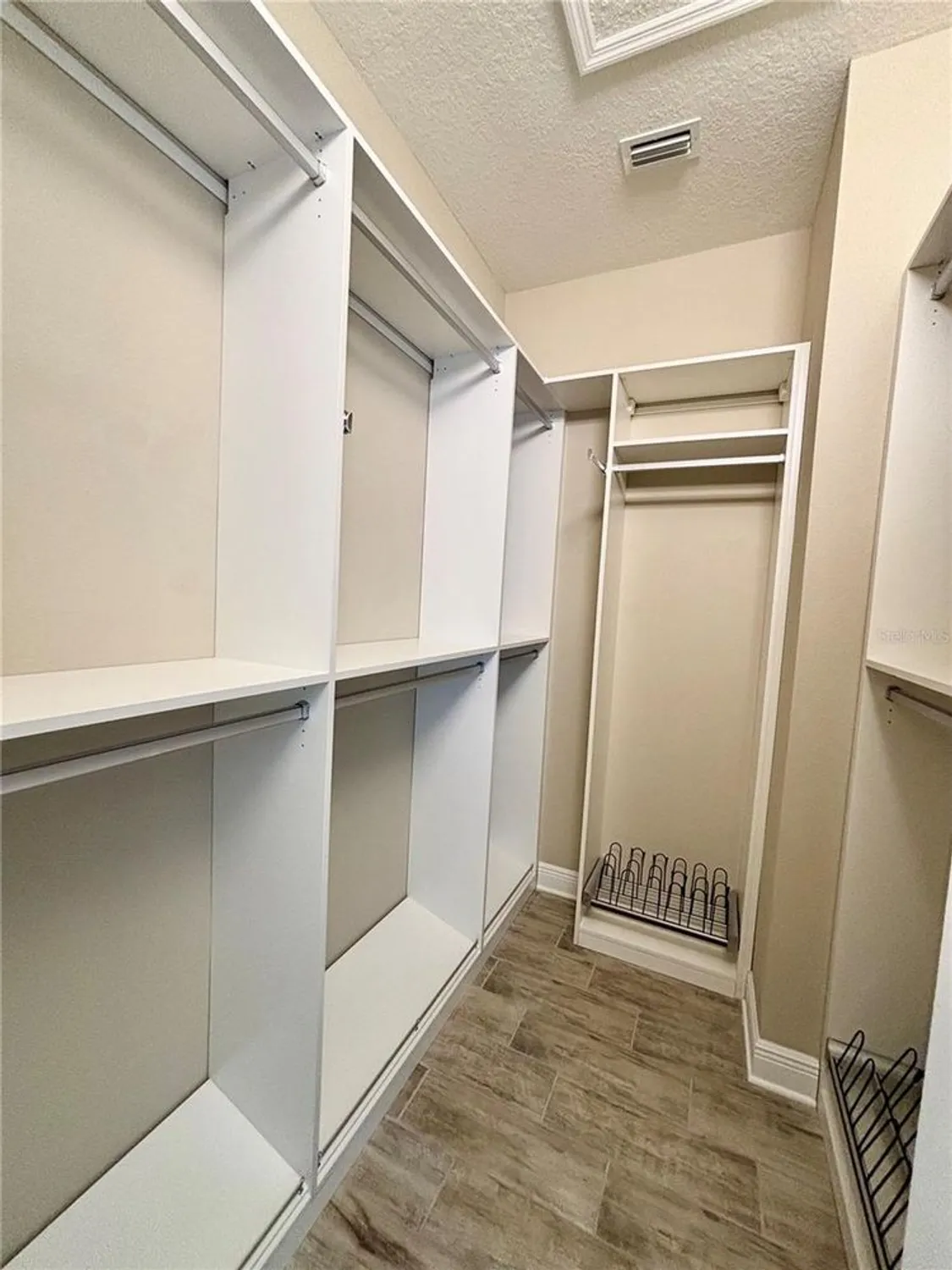 Property Slideshow image 21 of 59 | 21512 palatka dr, Venice, FL, 34293