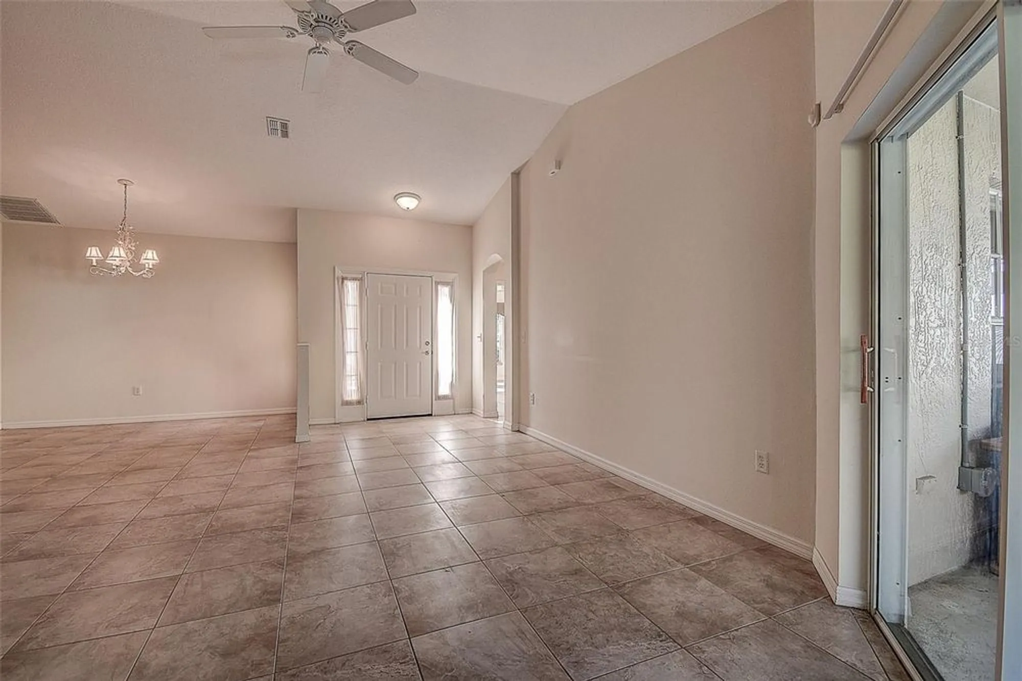 Property Slideshow image 5 of 45 | 29417 caddyshack ln, San Antonio, FL, 33576