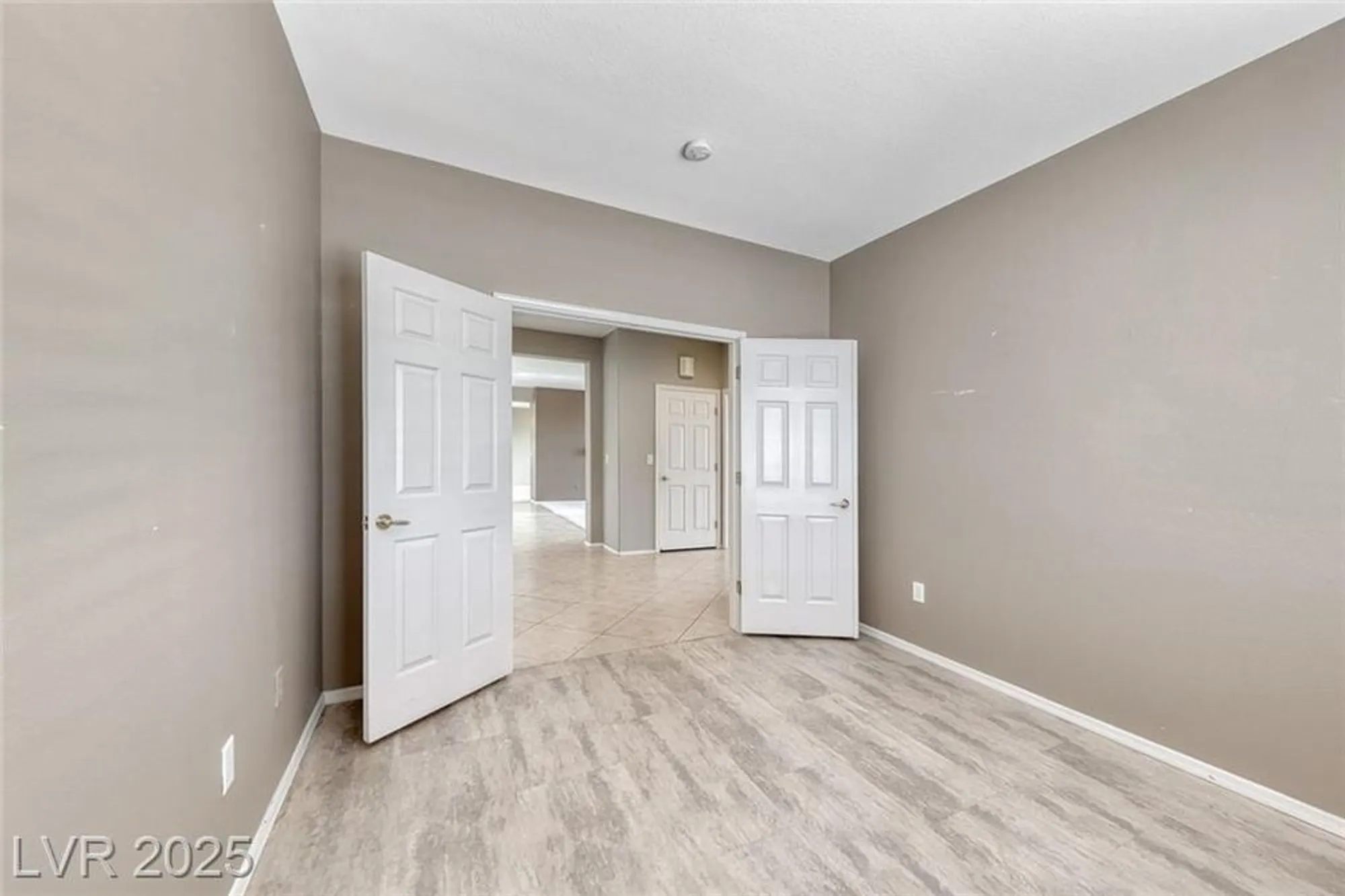 Property Slideshow image 36 of 56 | 1601 wellington springs ave, Henderson, NV, 89052