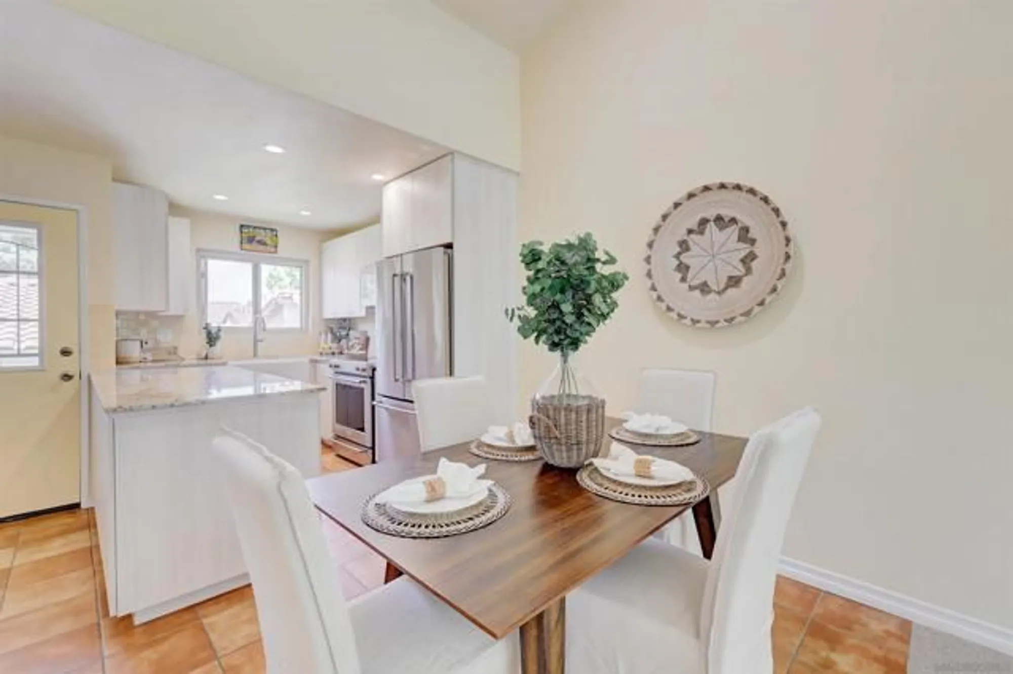 Property Slideshow image 15 of 48 | 1982 fairlee dr, Encinitas, CA, 92024