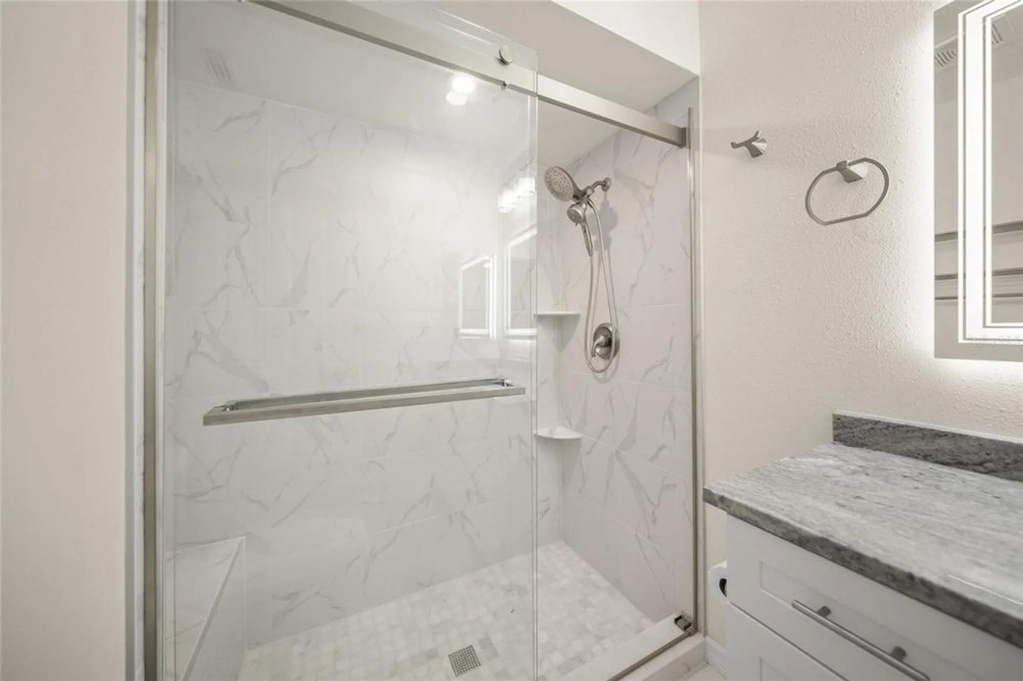 Property Slideshow image 23 of 62 | 4555 forest wood trl 23, Sarasota, FL, 34241