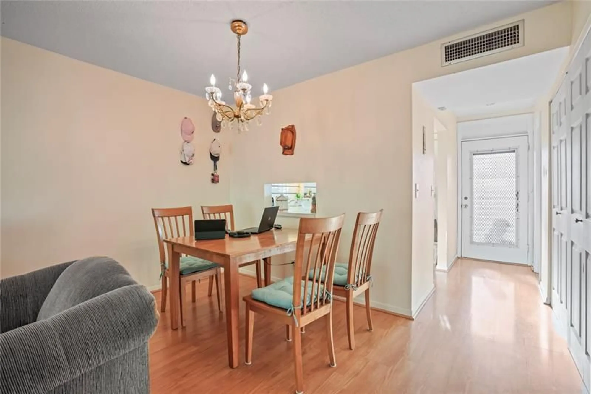 Property Slideshow image 8 of 43 | 3001 nw 46th ave 404, Lauderdale Lakes, FL, 33313