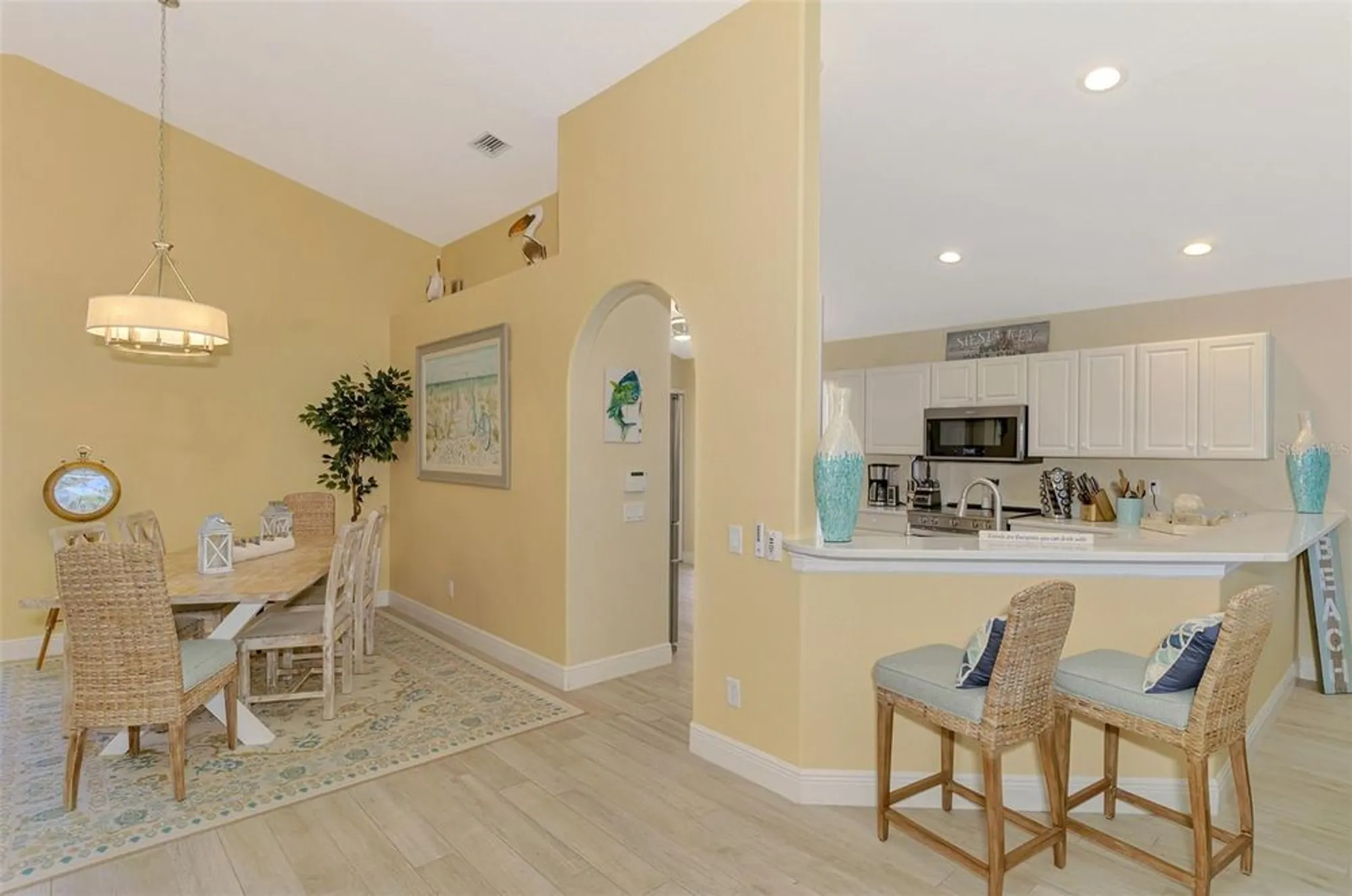 Property Slideshow image 21 of 55 | 320 bermuda ct 10, Venice, FL, 34293