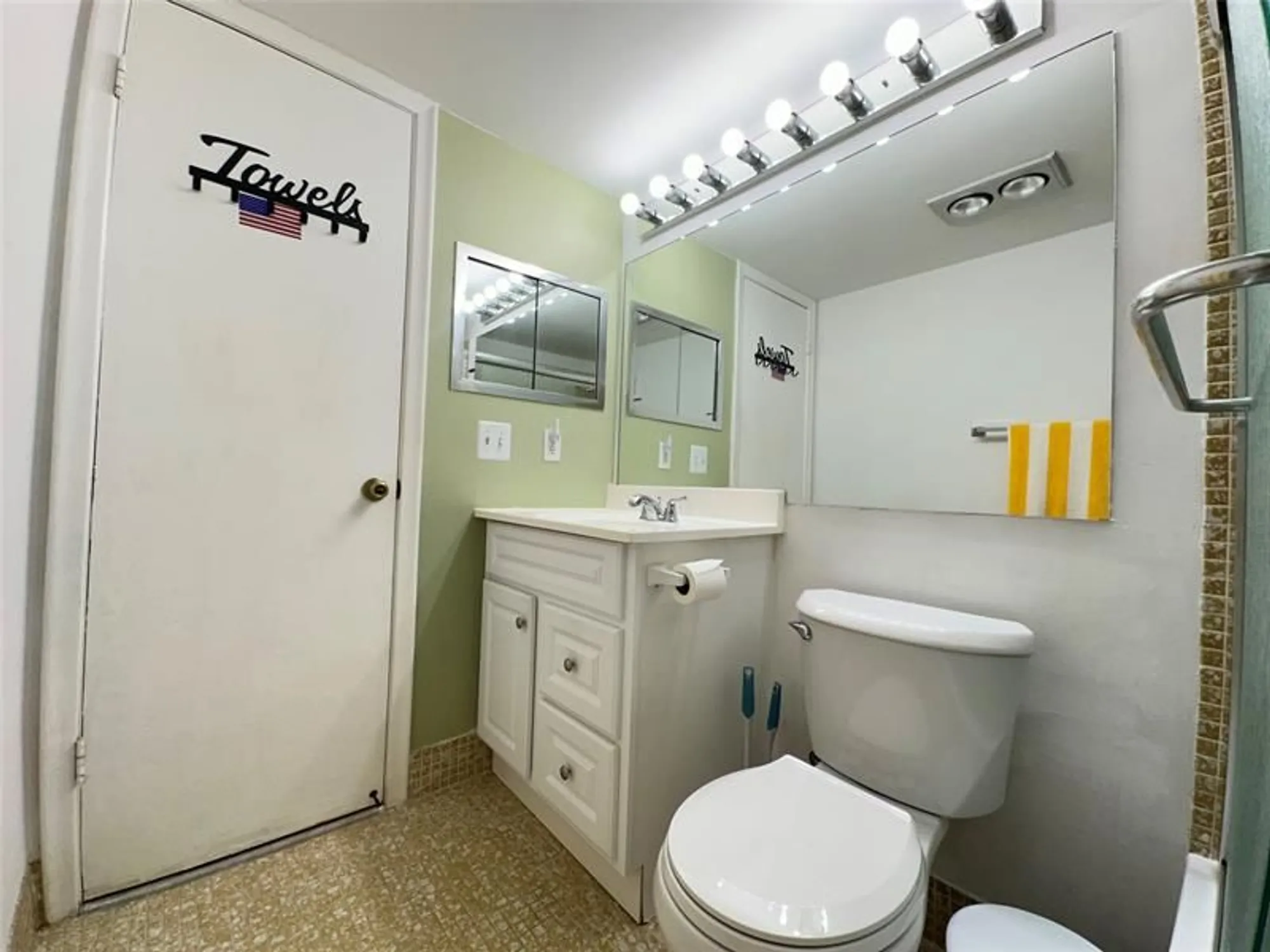 Property Slideshow image 14 of 66 | 23 lyndhurst a # 23, Deerfield Beach, FL, 33442