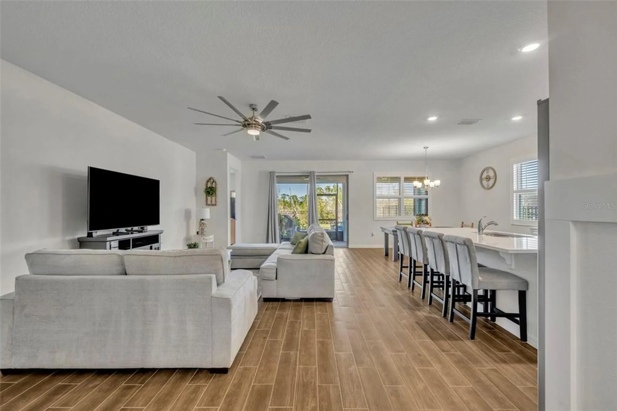 Property Slideshow image 5 of 54 | 17590 blazing star cir, Clermont, FL, 34714