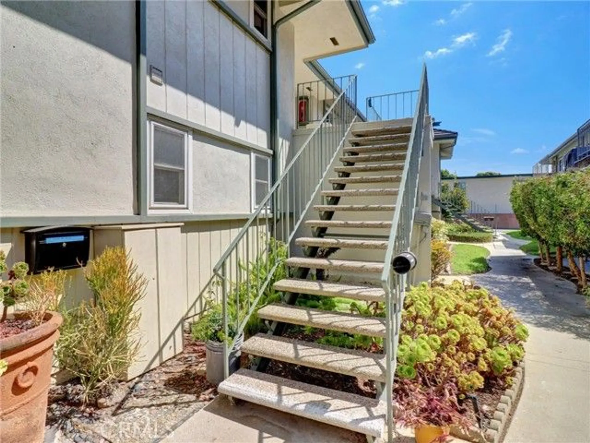 Property Slideshow image 3 of 41 | 22627 nadine cir b, Torrance, CA, 90505