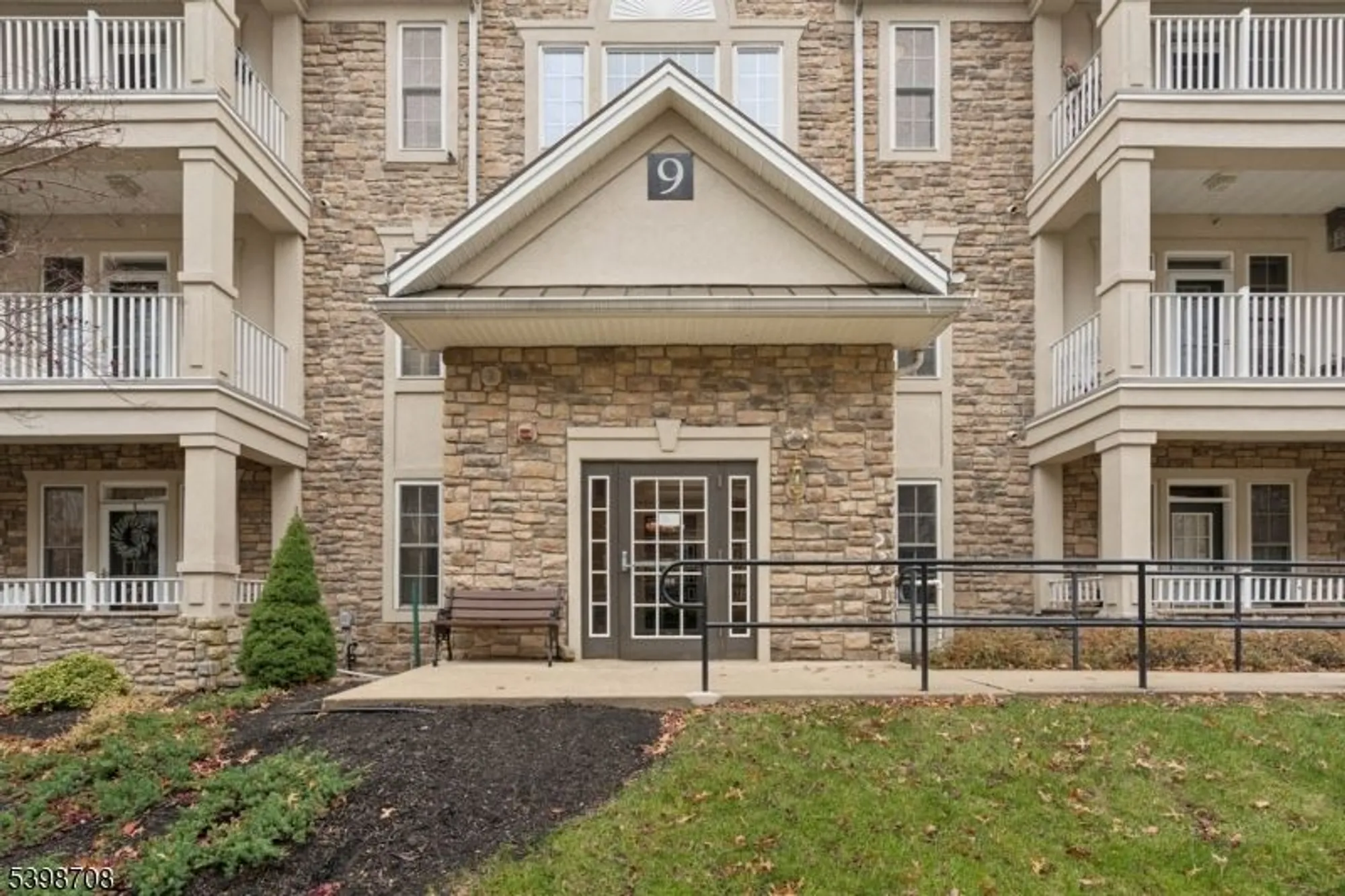 Property Slideshow image 1 of 35 | 911 holly ln # 11, Cedar Grove, NJ, 07009
