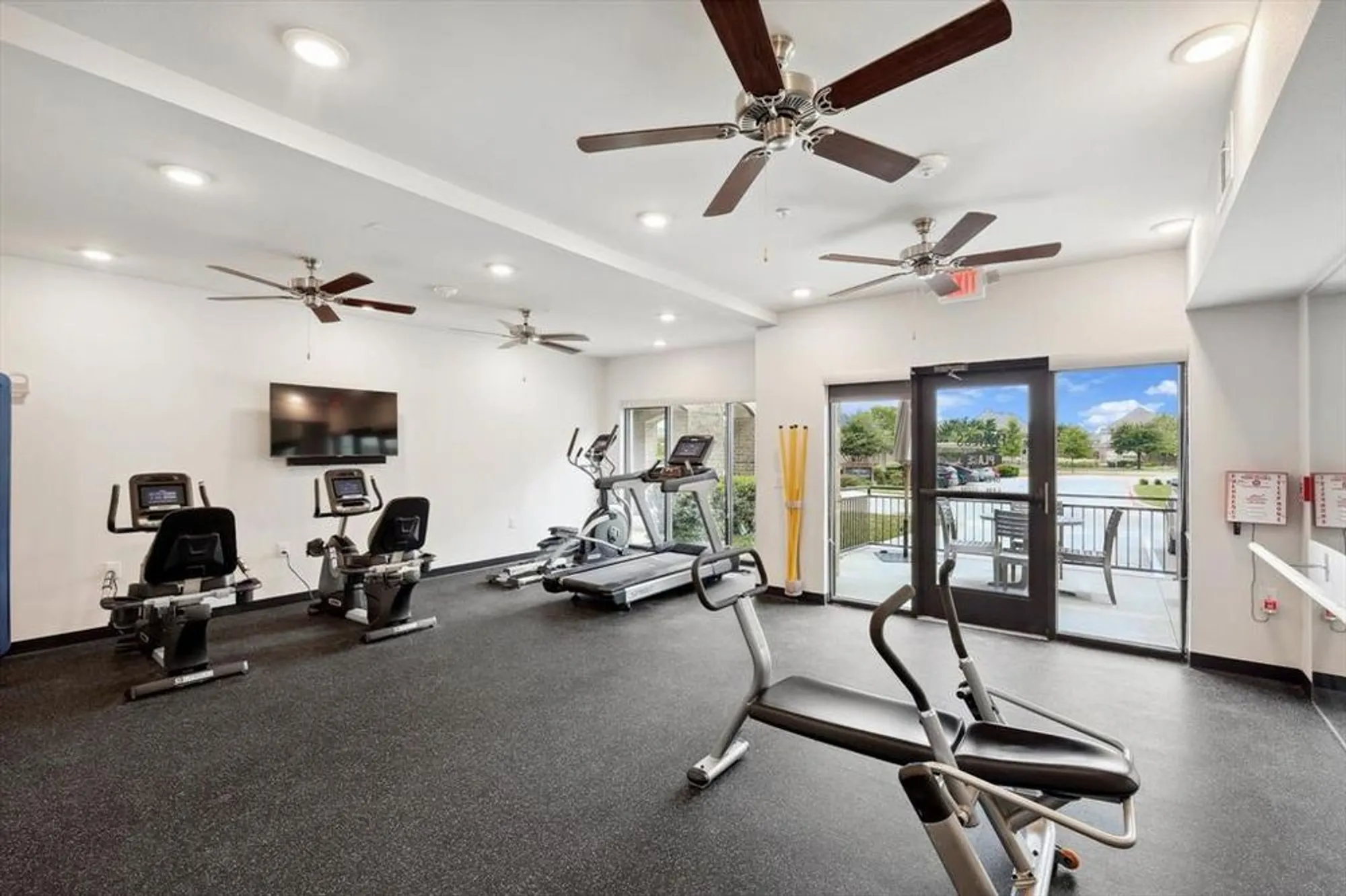 Property Slideshow image 31 of 38 | 1735 wittington pl apt 3308, Dallas, TX, 75234