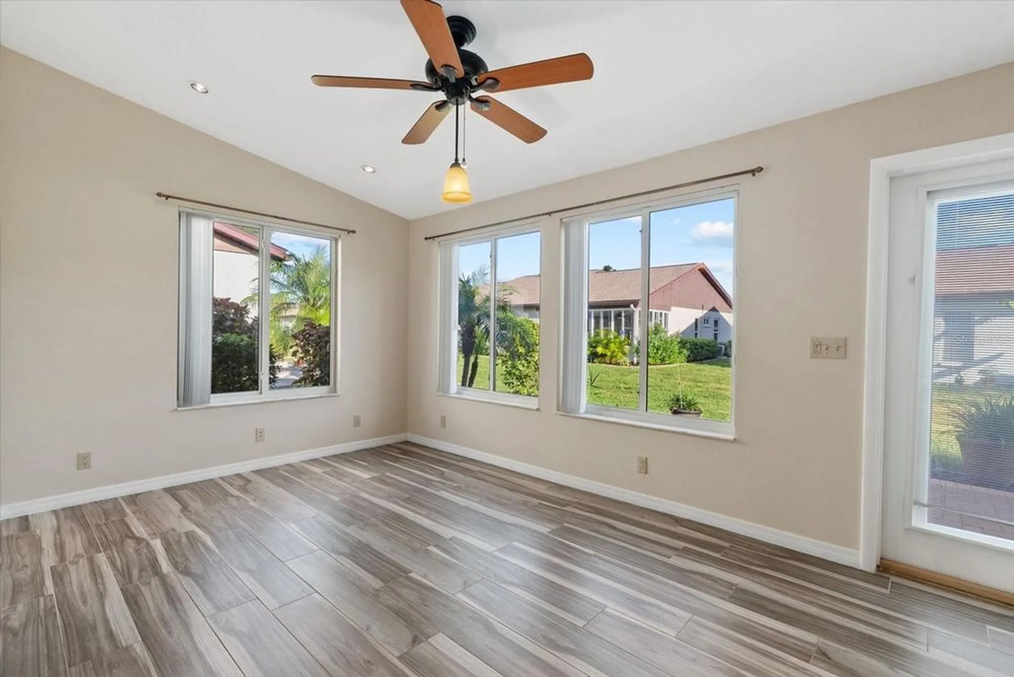 Property Slideshow image 18 of 48 | 508 foxwood blvd, Englewood, FL, 34223