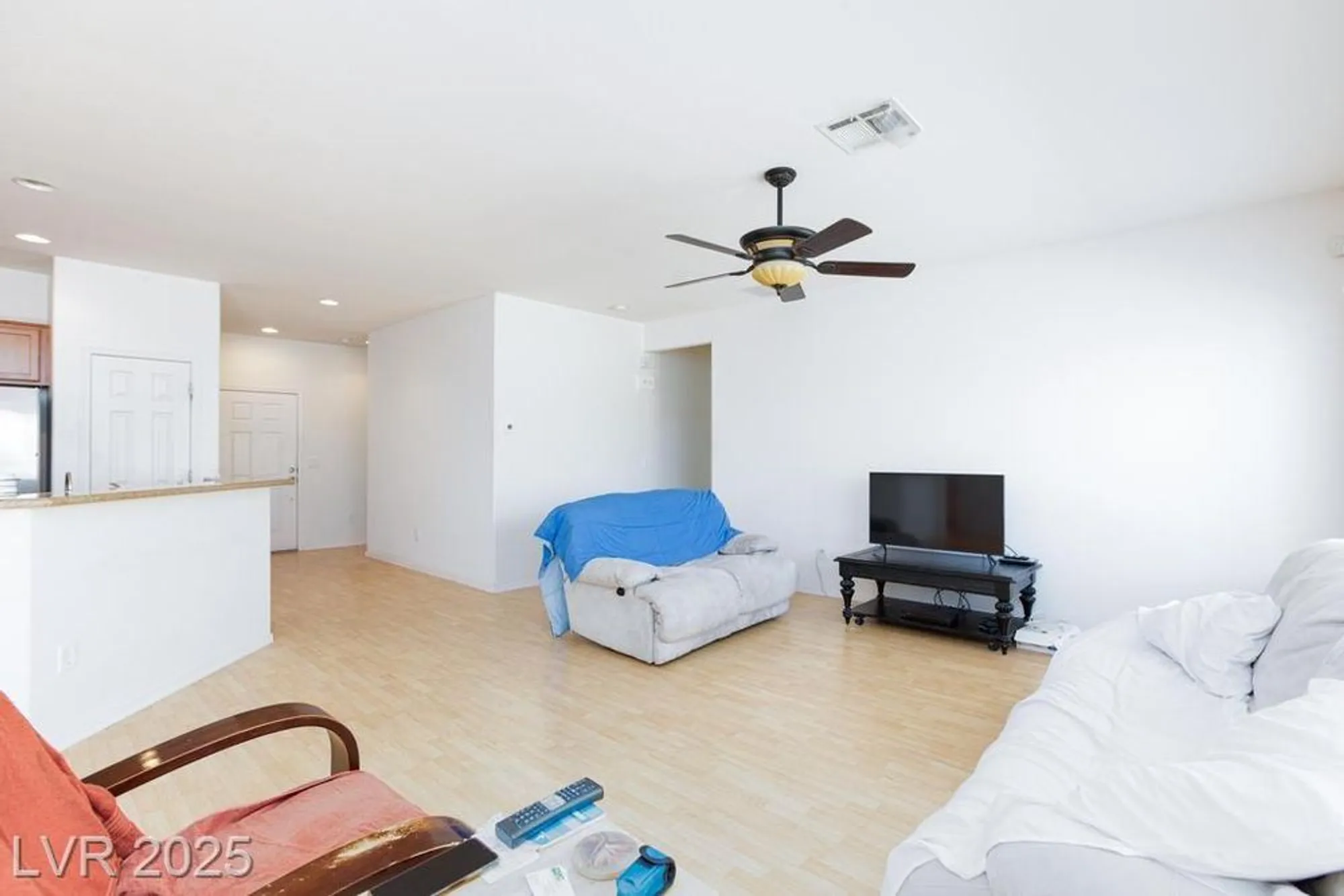 Property Slideshow image 17 of 33 | 7716 homing pigeon st, North Las Vegas, NV, 89084