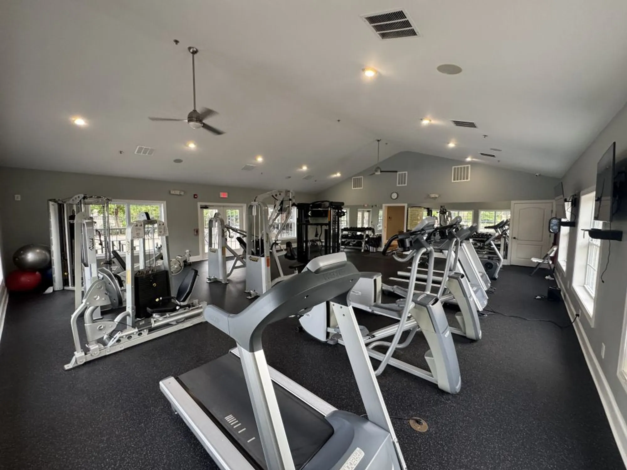Property Slideshow image 34 of 39 | 1570 cedarbrooke ln, Lebanon, TN, 37090