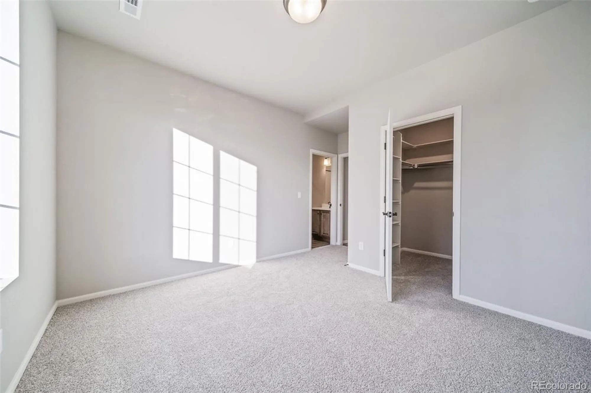 Property Slideshow image 16 of 26 | 22304 e 49th pl, Aurora, CO, 80019