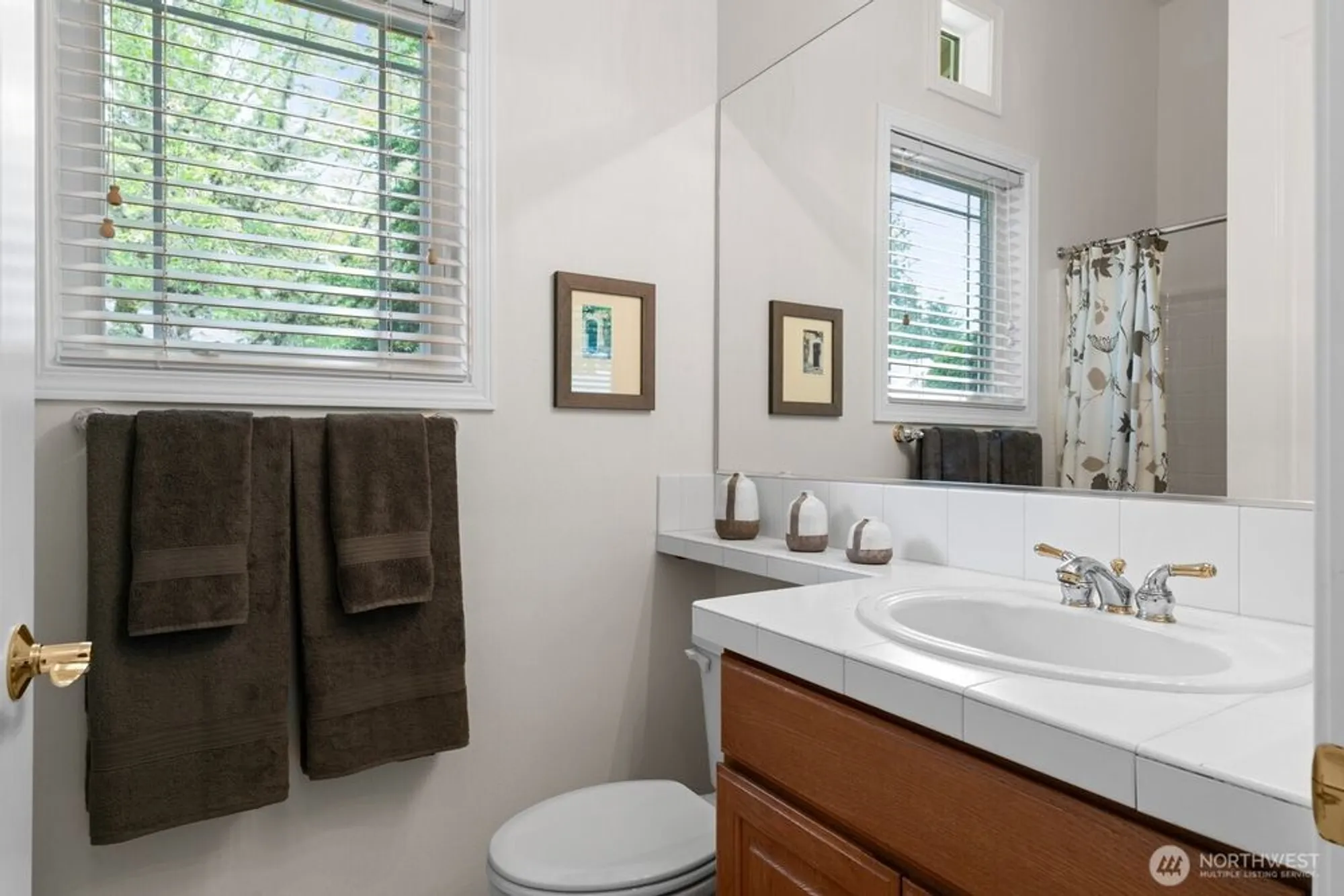 Property Slideshow image 36 of 40 | 12415 235th pl, Redmond, WA, 98053