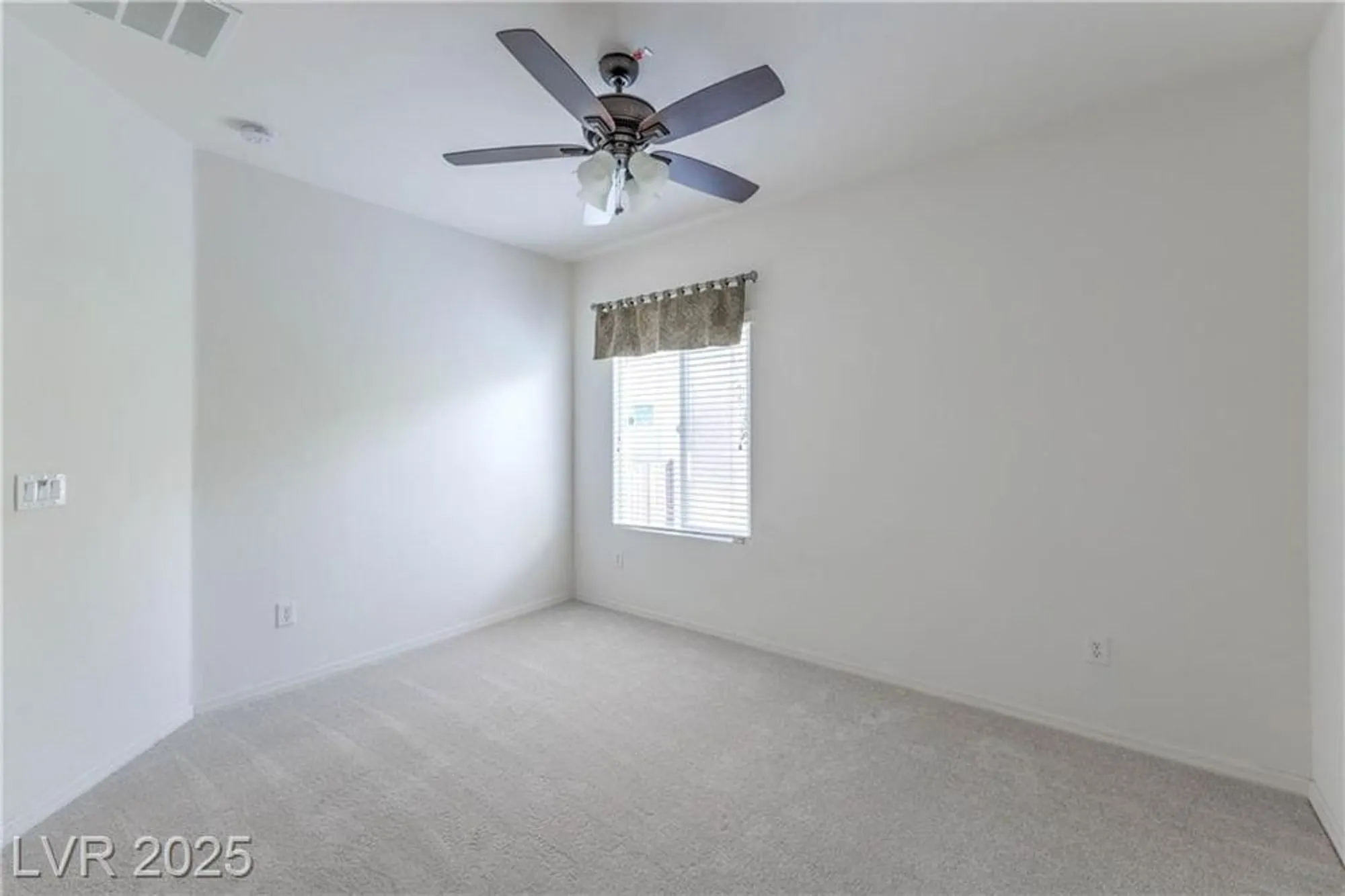 Property Slideshow image 32 of 52 | 2175 waterton rivers dr, Henderson, NV, 89044