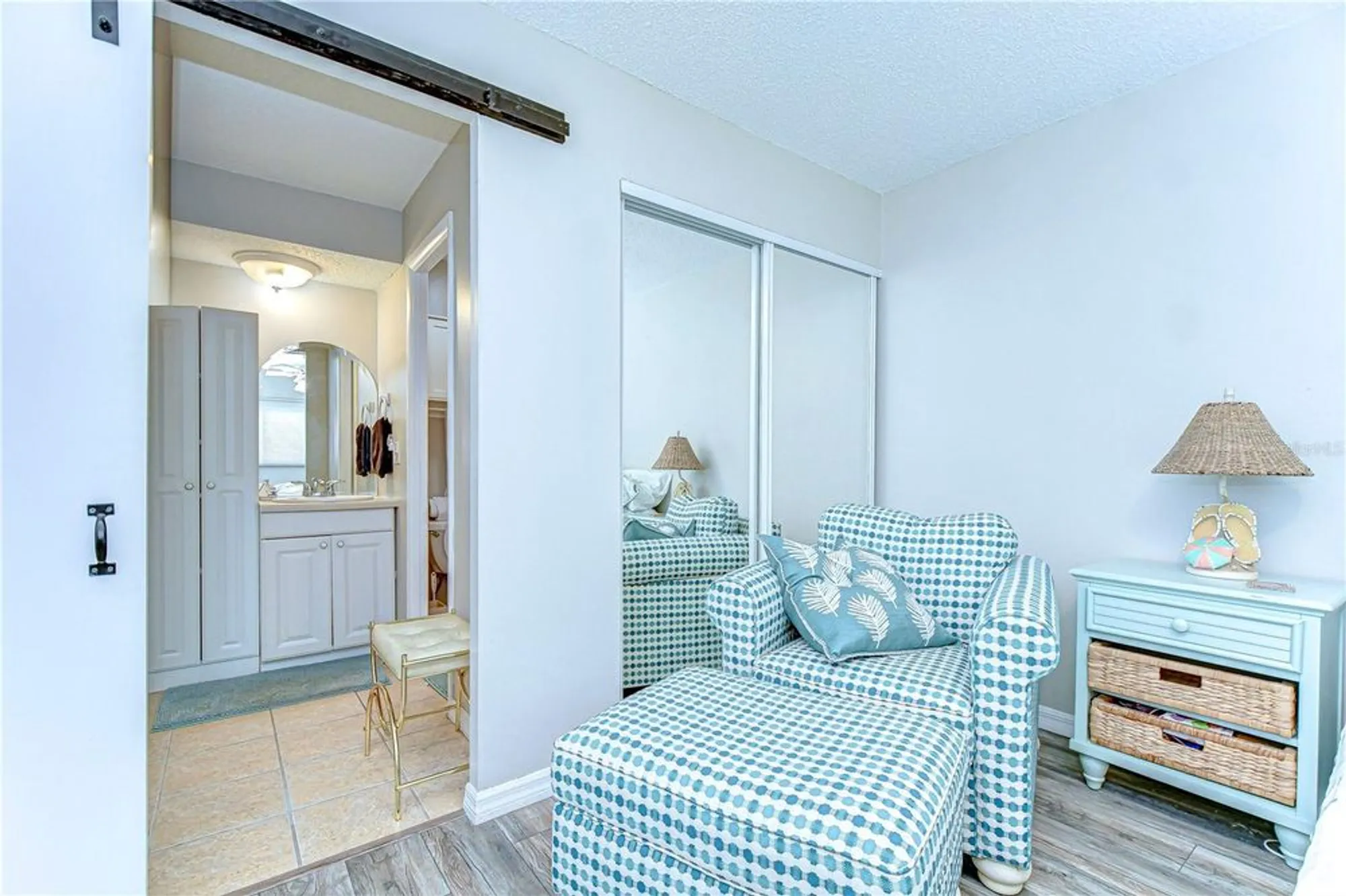 Property Slideshow image 18 of 35 | 13870 oakwood ln # 13870, Seminole, FL, 33776