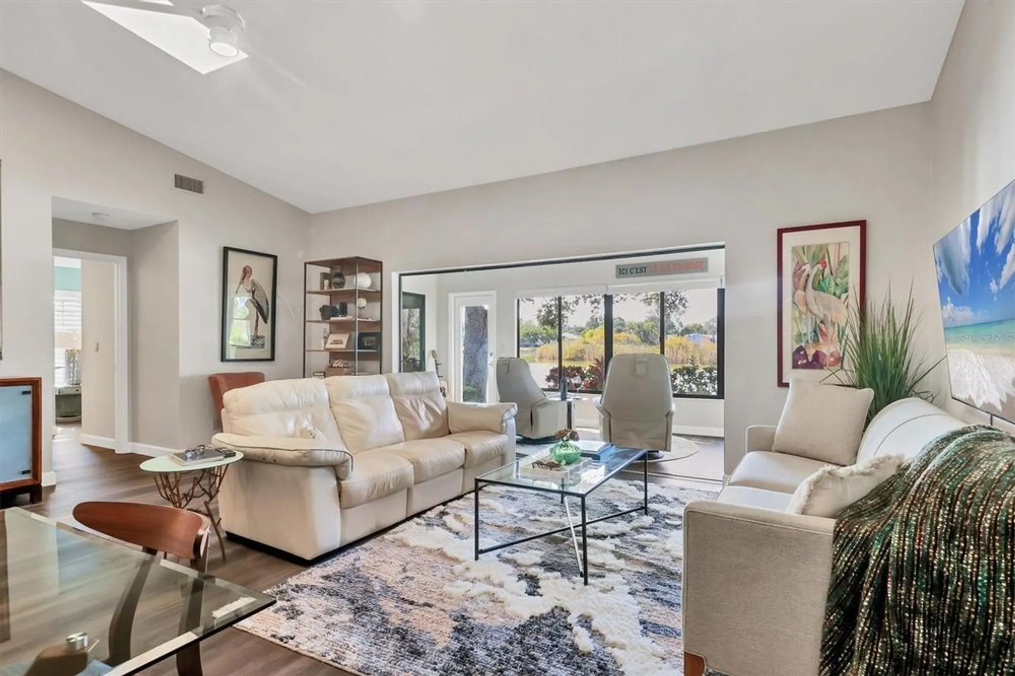 Property Slideshow image 6 of 55 | 3861 wilshire cir 115, Sarasota, FL, 34238