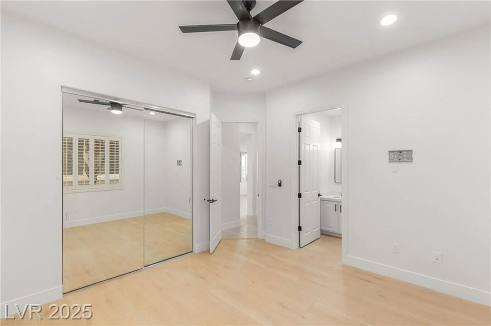 Property Slideshow image 37 of 66 | 4754 riva de romanza st, Las Vegas, NV, 89135