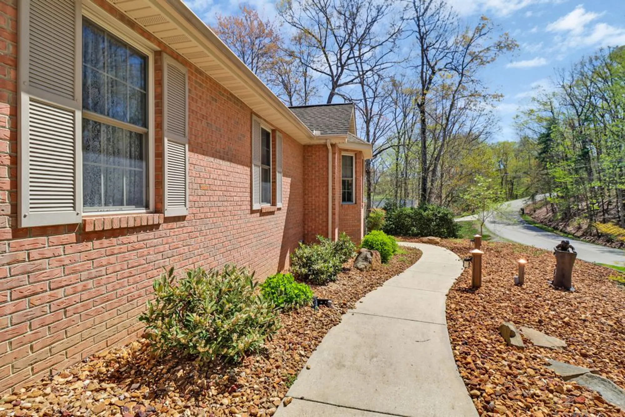 Property Slideshow image 4 of 44 | 10 claremont cir, Crossville, TN, 38558