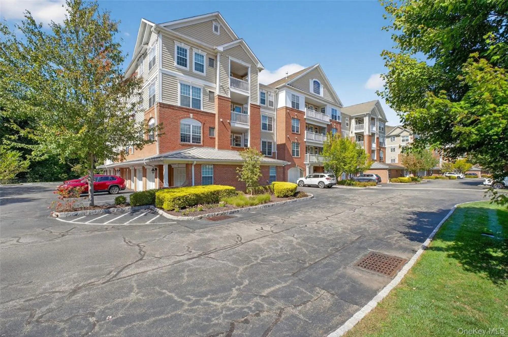 Property Slideshow image 35 of 43 | 423 regency dr, Fishkill, NY, 12524