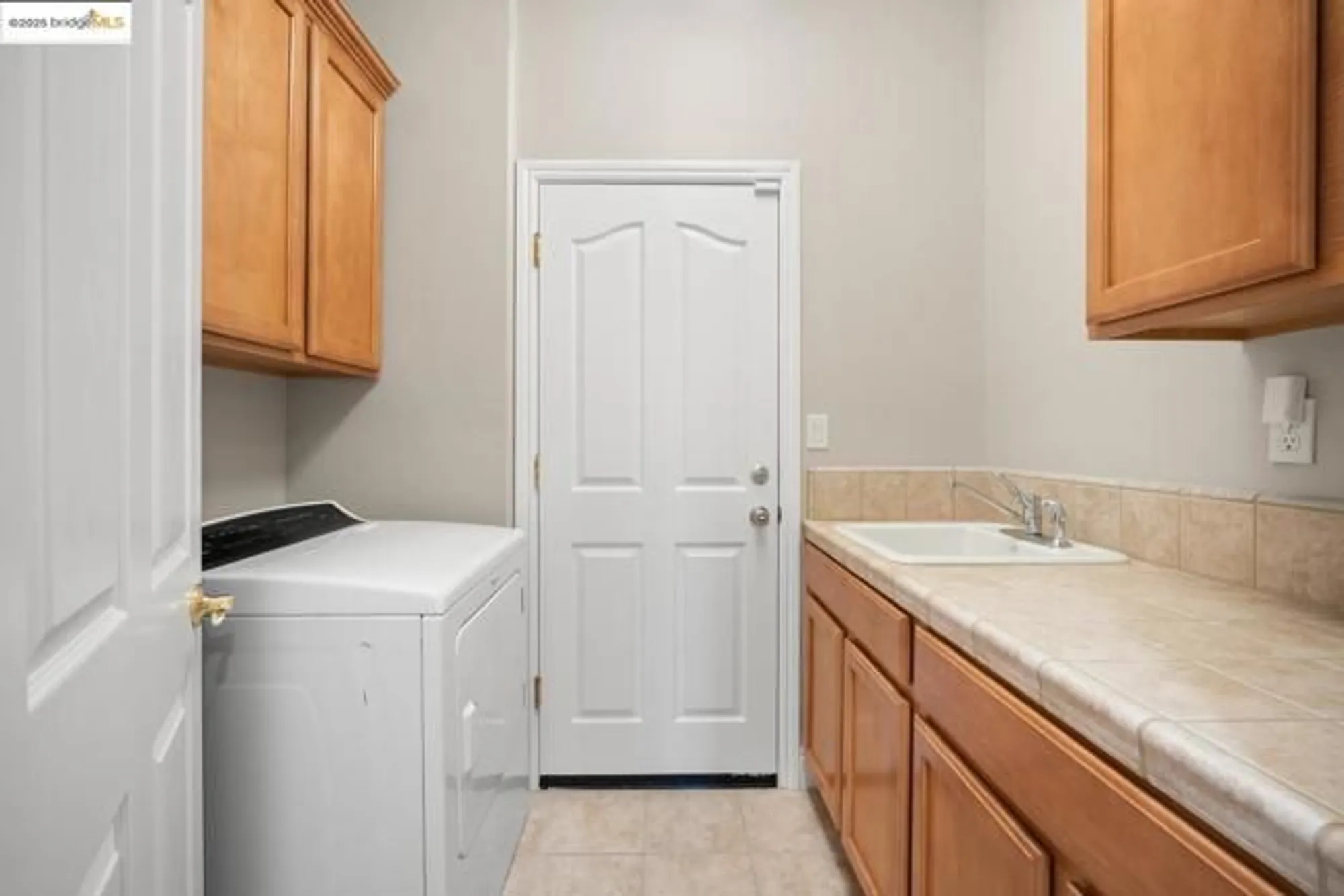 Property Slideshow image 25 of 32 | 131 montilla cir, Sacramento, CA, 95835